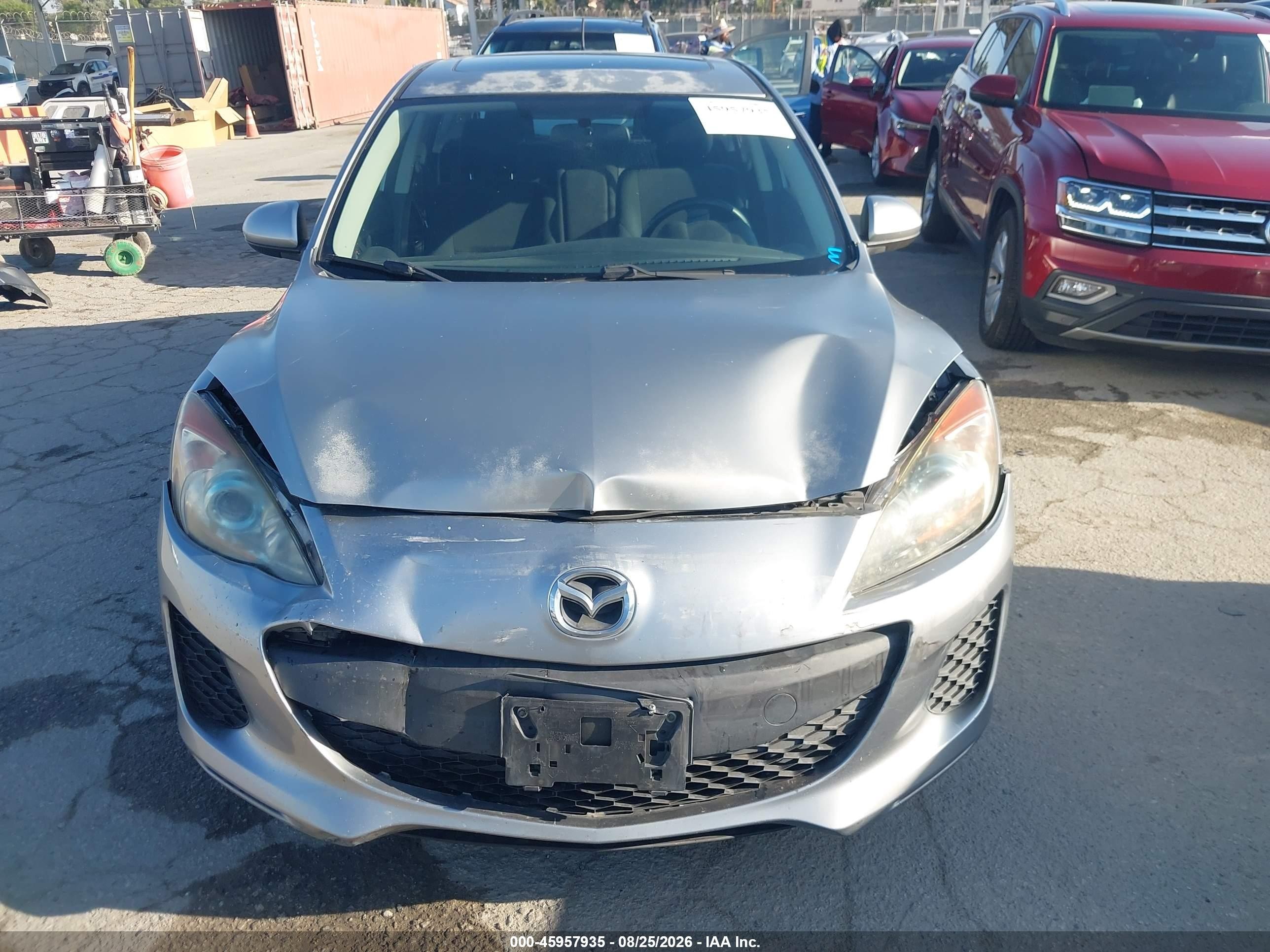 2013 Mazda Mazda3 I Touring Silver vin: JM1BL1LP3D1825318