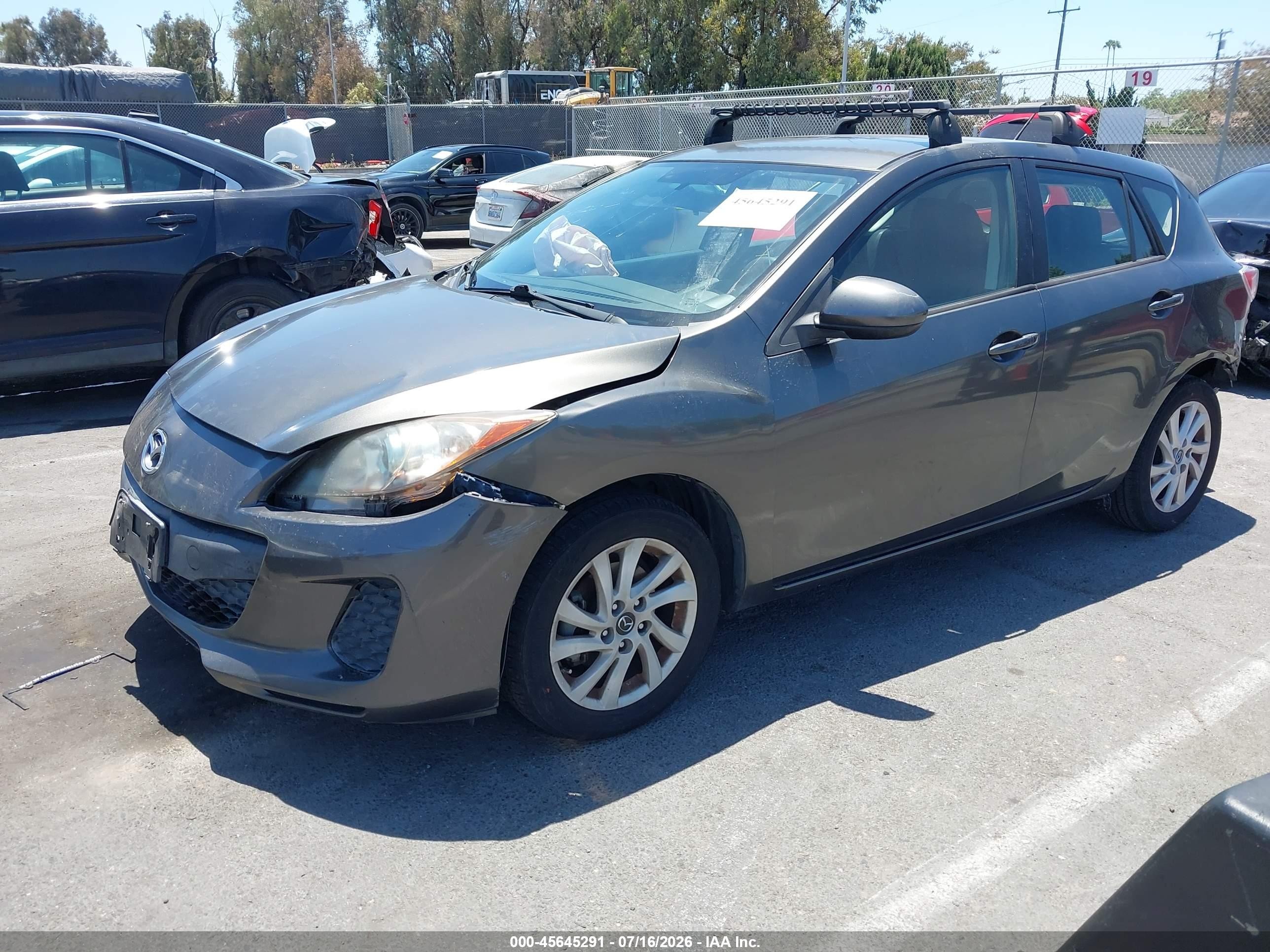 2013 Mazda Mazda3 I Touring Gray vin: JM1BL1LP4D1798856