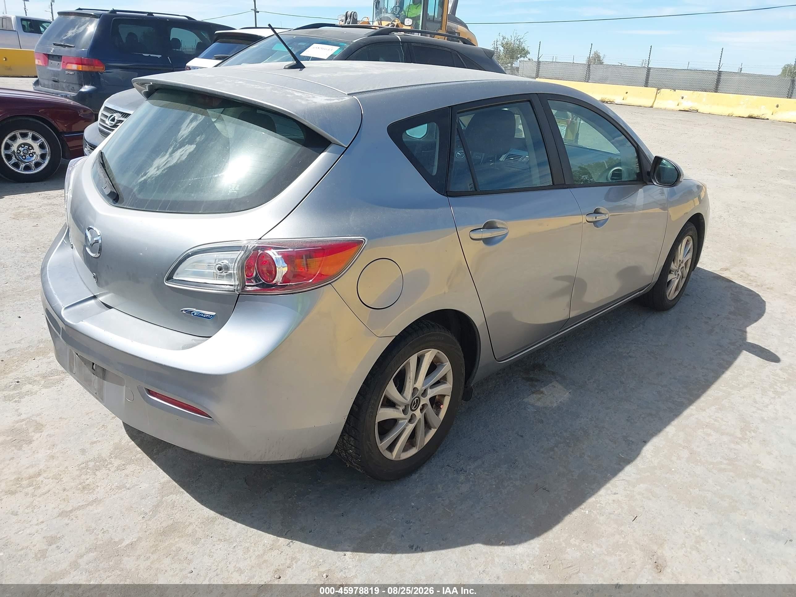 2013 Mazda Mazda3 I Touring Silver vin: JM1BL1LP4D1821097