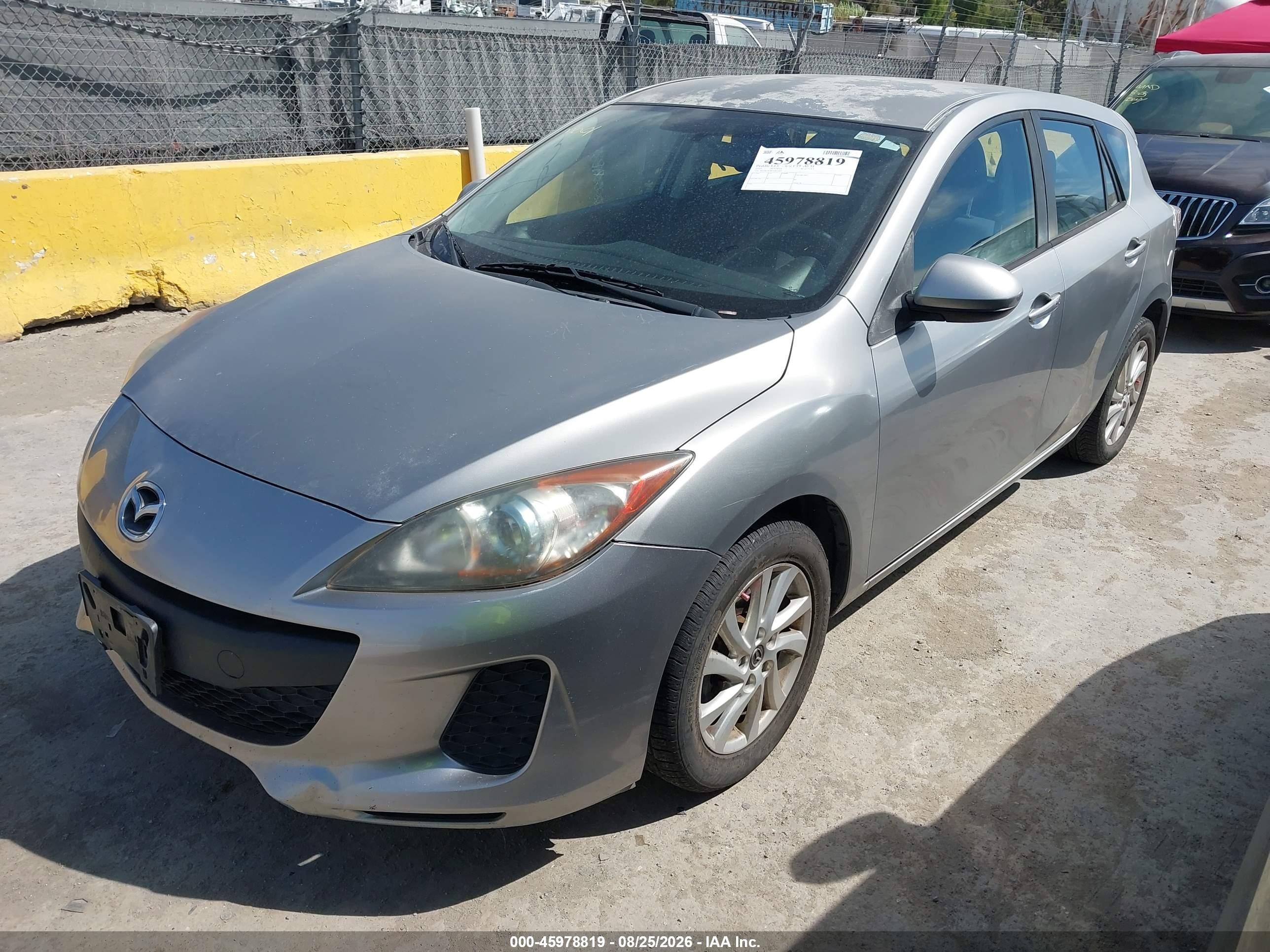 2013 Mazda Mazda3 I Touring Silver vin: JM1BL1LP4D1821097
