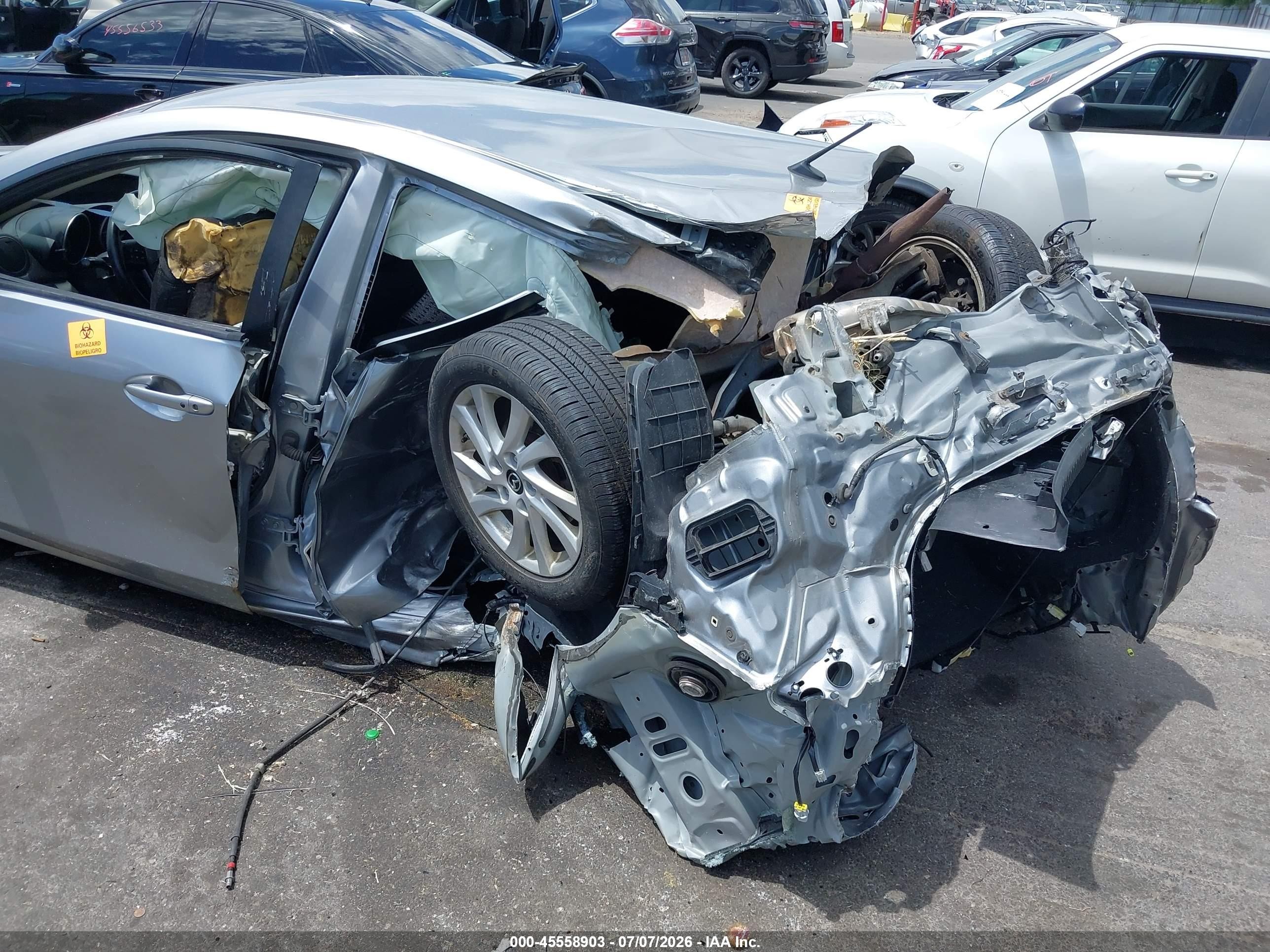 2013 Mazda Mazda3   Серый vin: JM1BL1LP5D1778020