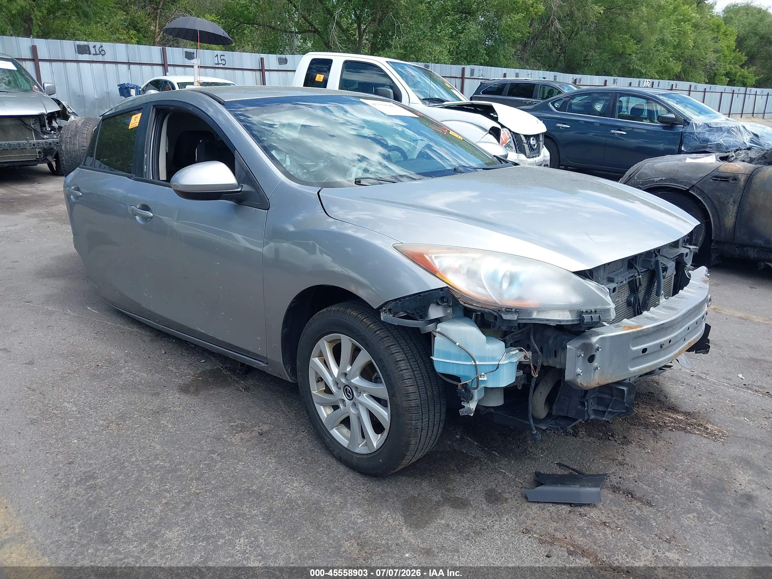 2013 Mazda Mazda3   Серый vin: JM1BL1LP5D1778020