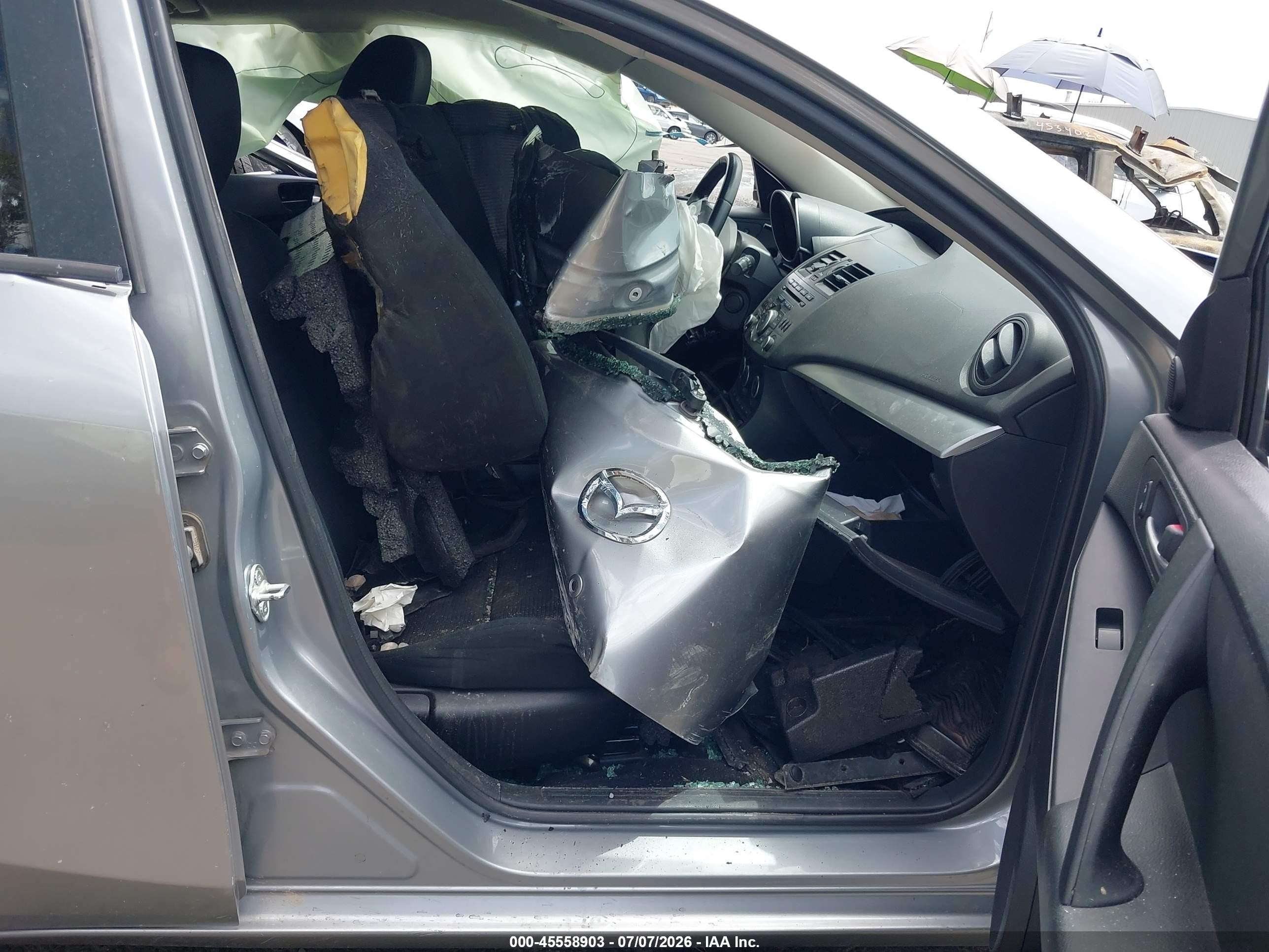 2013 Mazda Mazda3   Серый vin: JM1BL1LP5D1778020