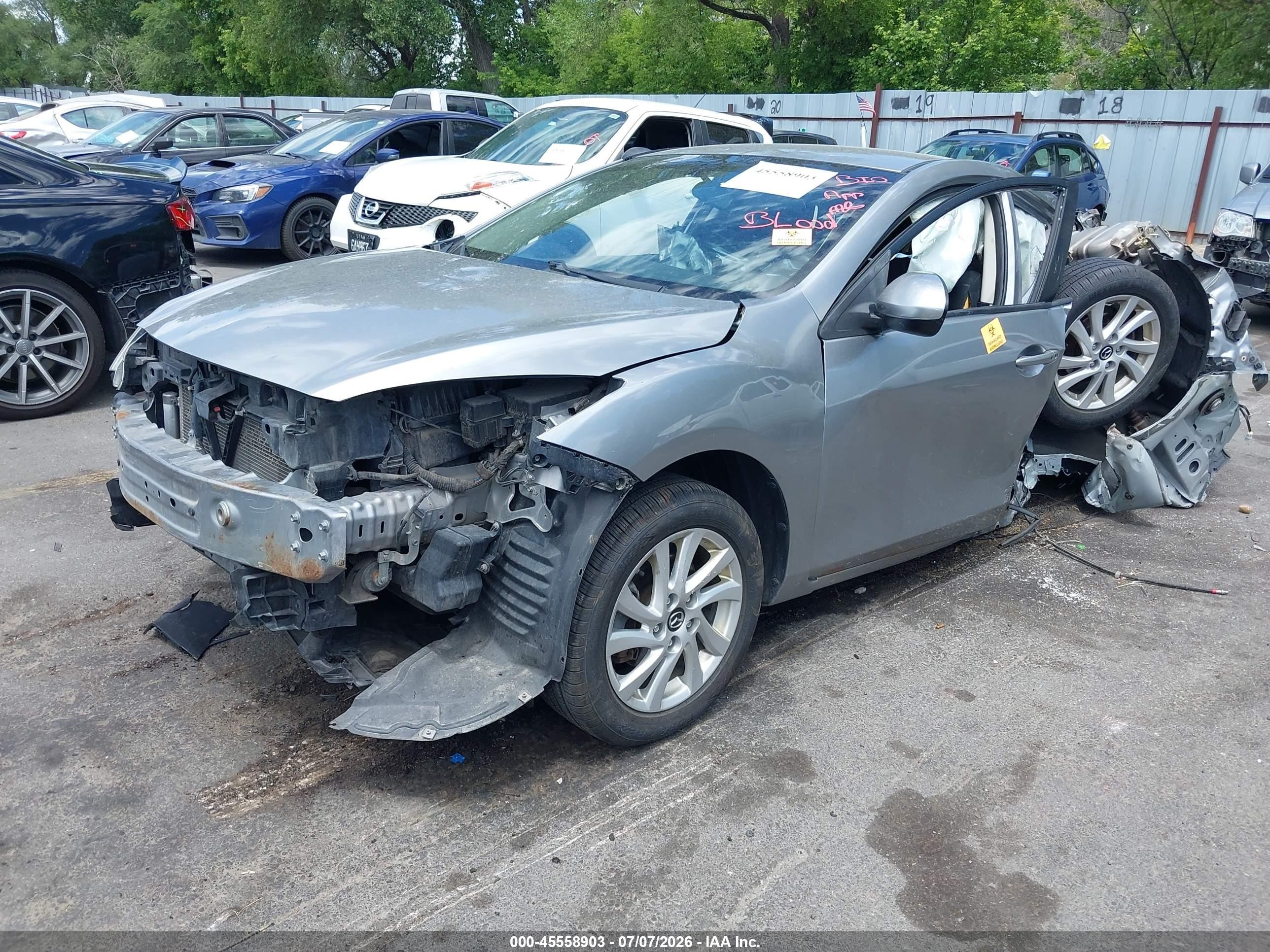 2013 Mazda Mazda3   Серый vin: JM1BL1LP5D1778020