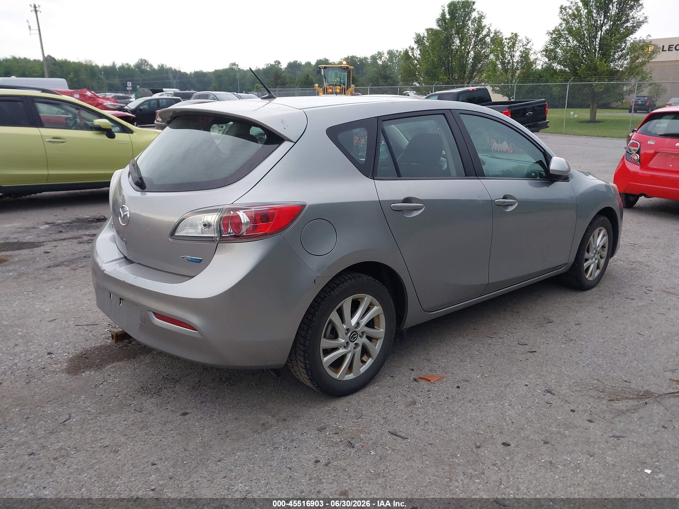 2013 Mazda Mazda3 I Touring Silver vin: JM1BL1LP6D1788541