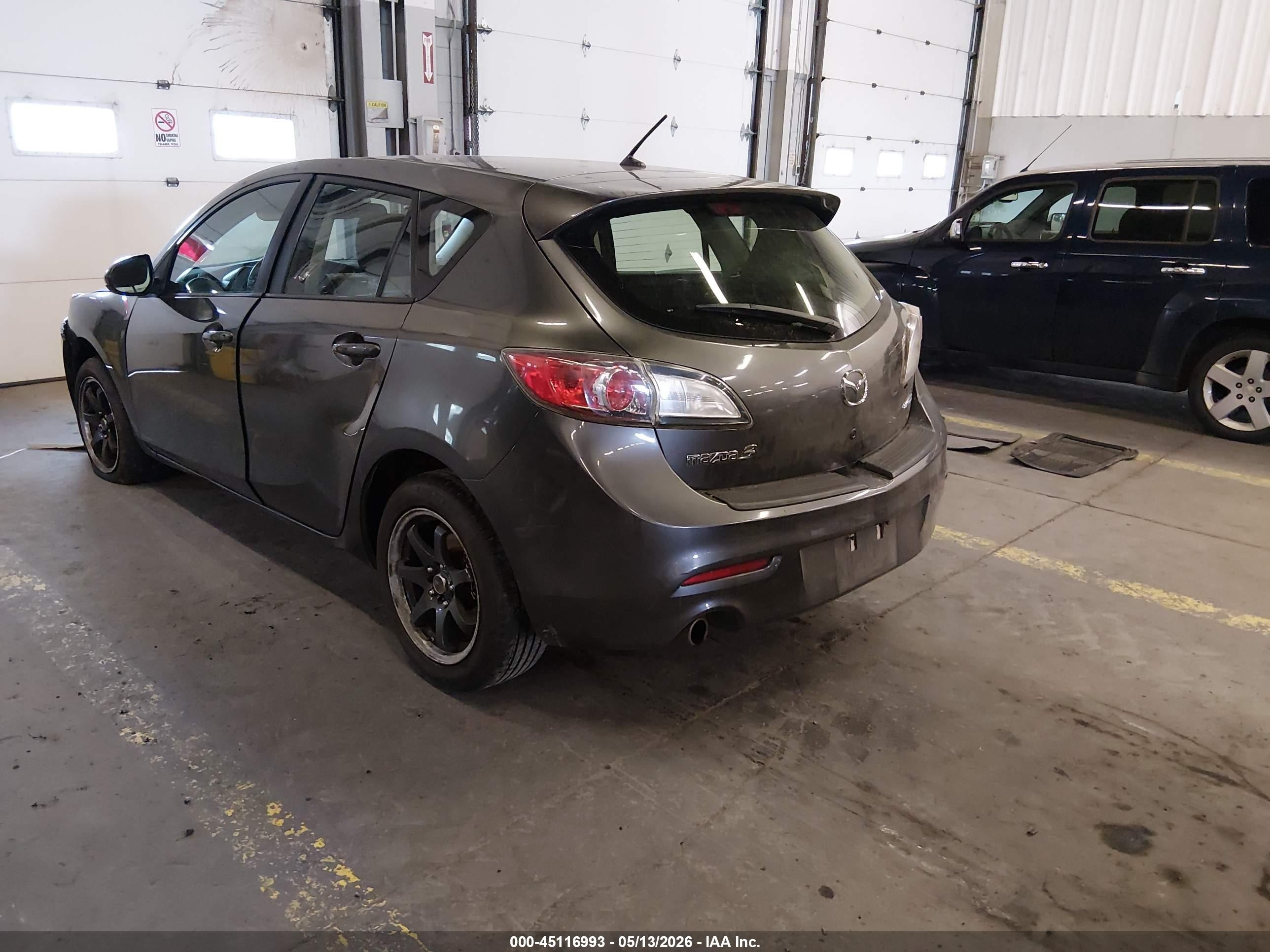 2013 Mazda Mazda3 I Touring Gray vin: JM1BL1LP6D1830481
