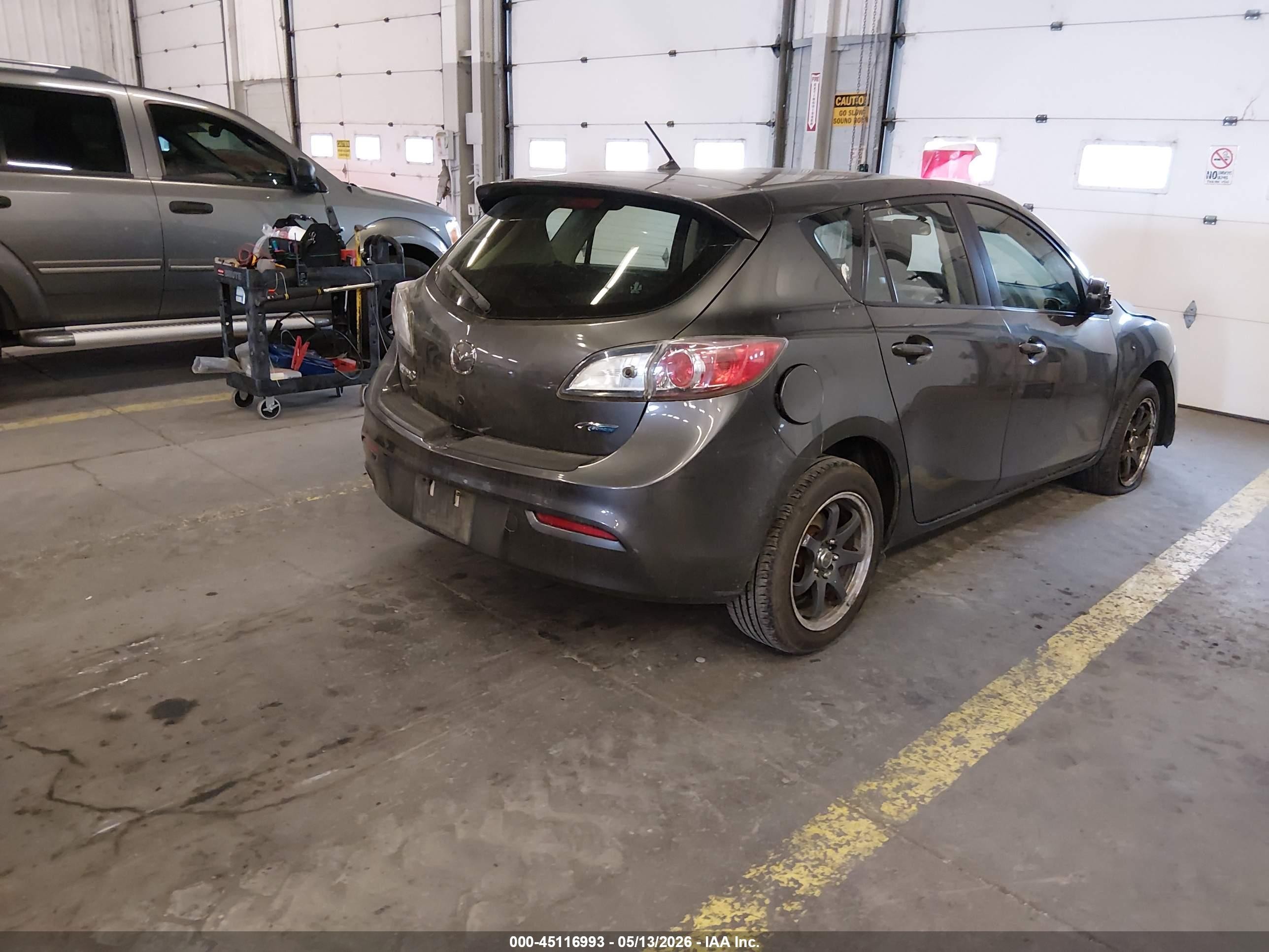 2013 Mazda Mazda3 I Touring Gray vin: JM1BL1LP6D1830481
