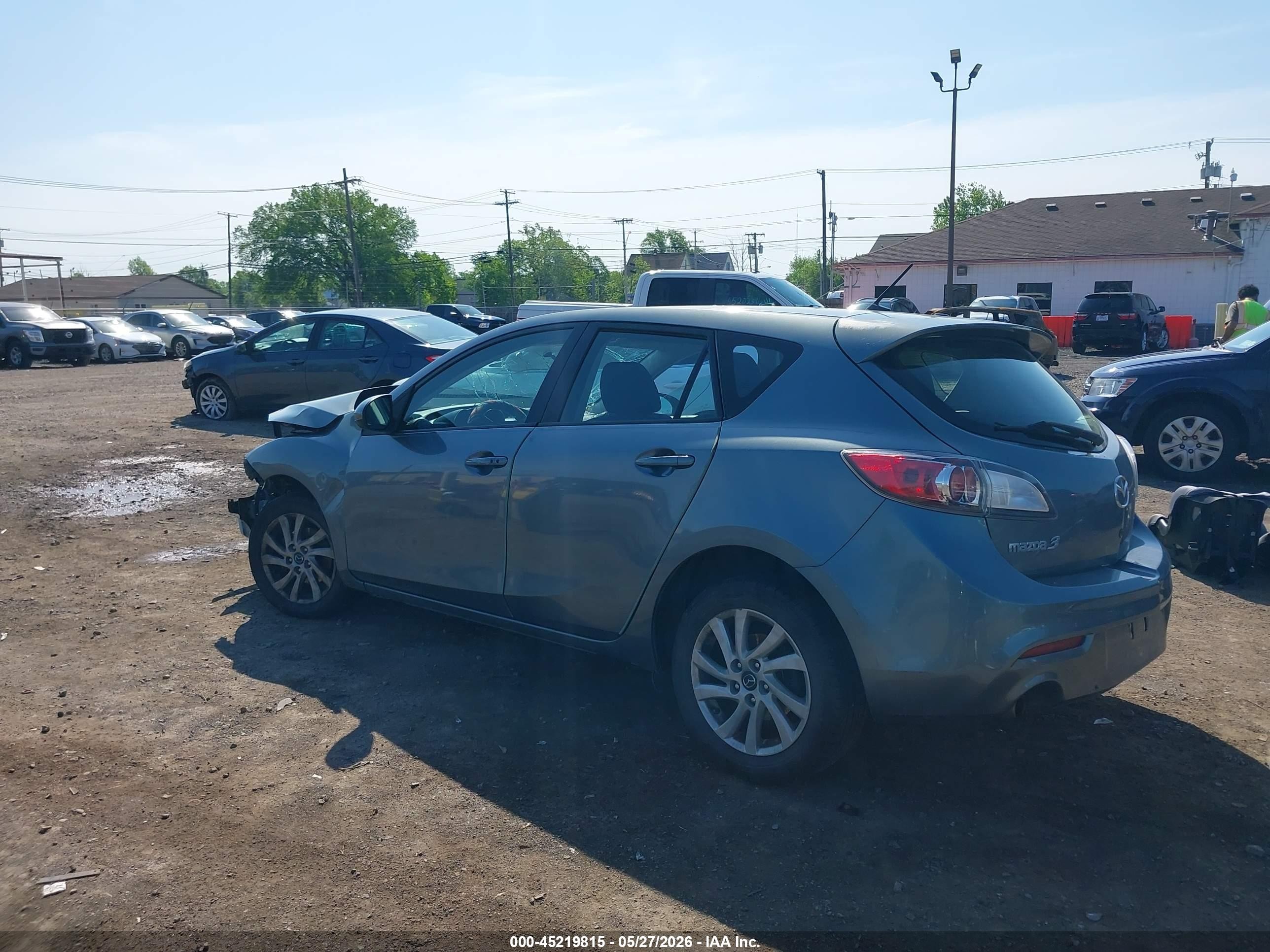 2013 Mazda Mazda3 I Touring Gray vin: JM1BL1LP7D1790041
