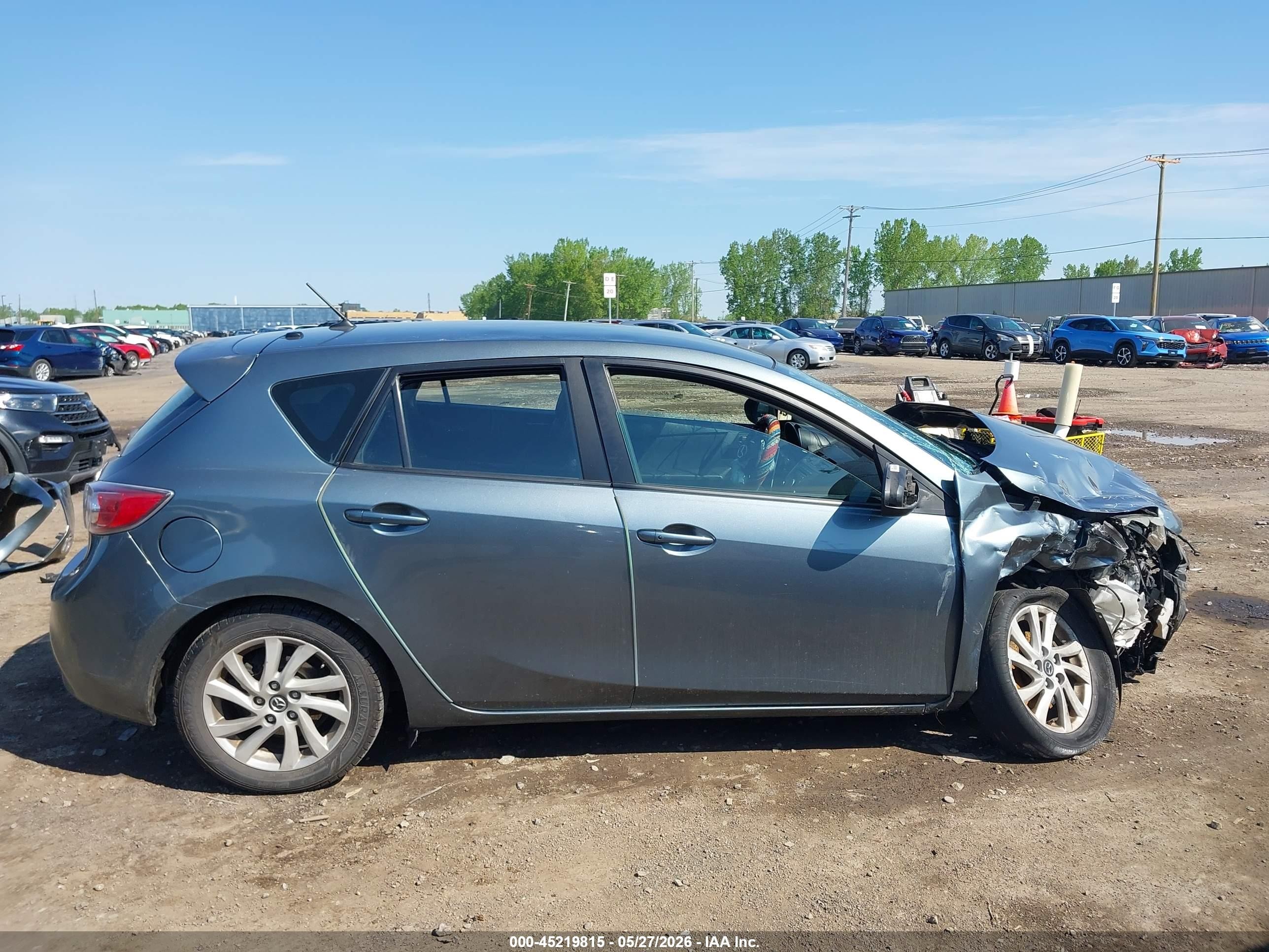 2013 Mazda Mazda3 I Touring Gray vin: JM1BL1LP7D1790041