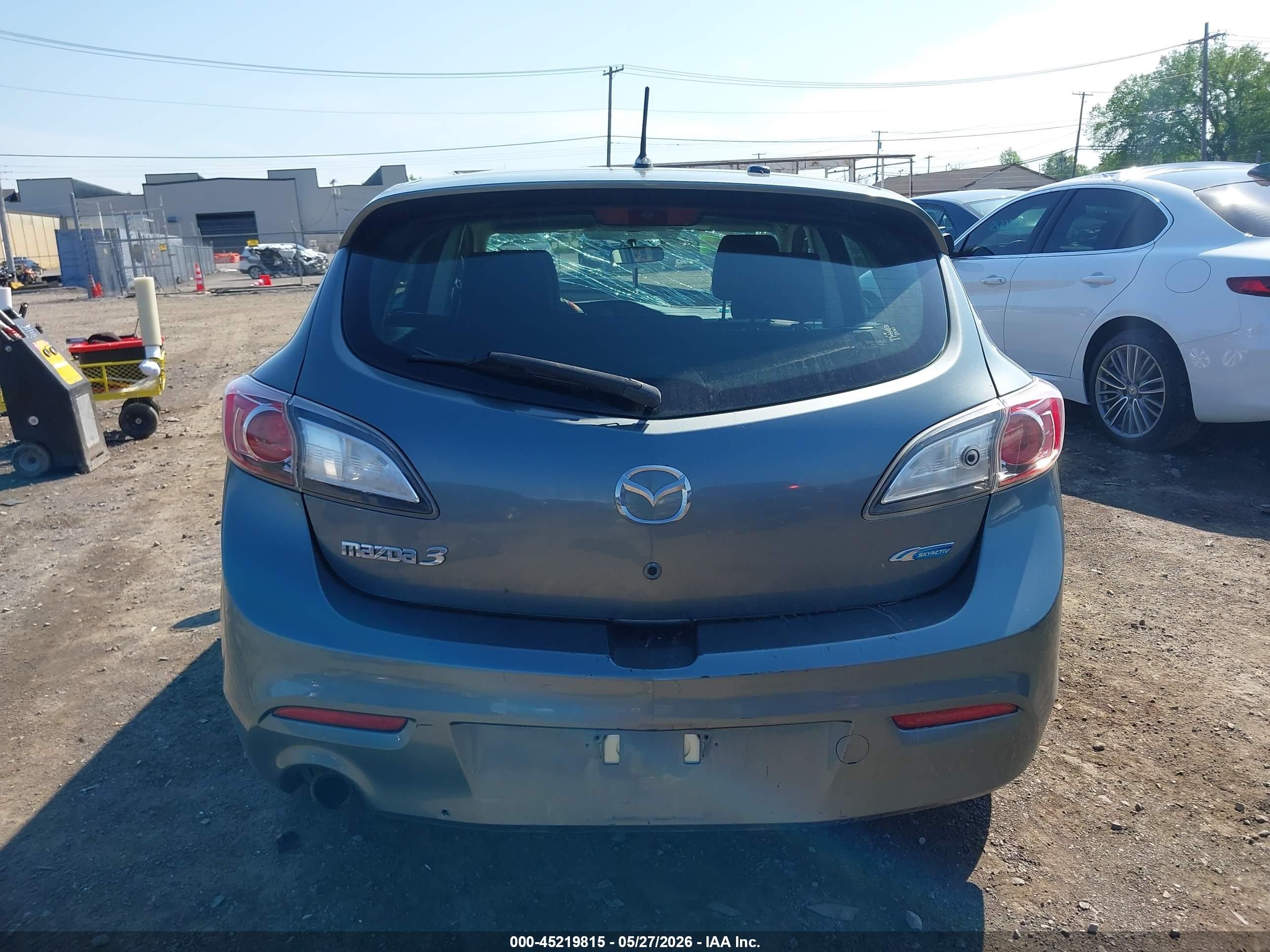 2013 Mazda Mazda3 I Touring Gray vin: JM1BL1LP7D1790041