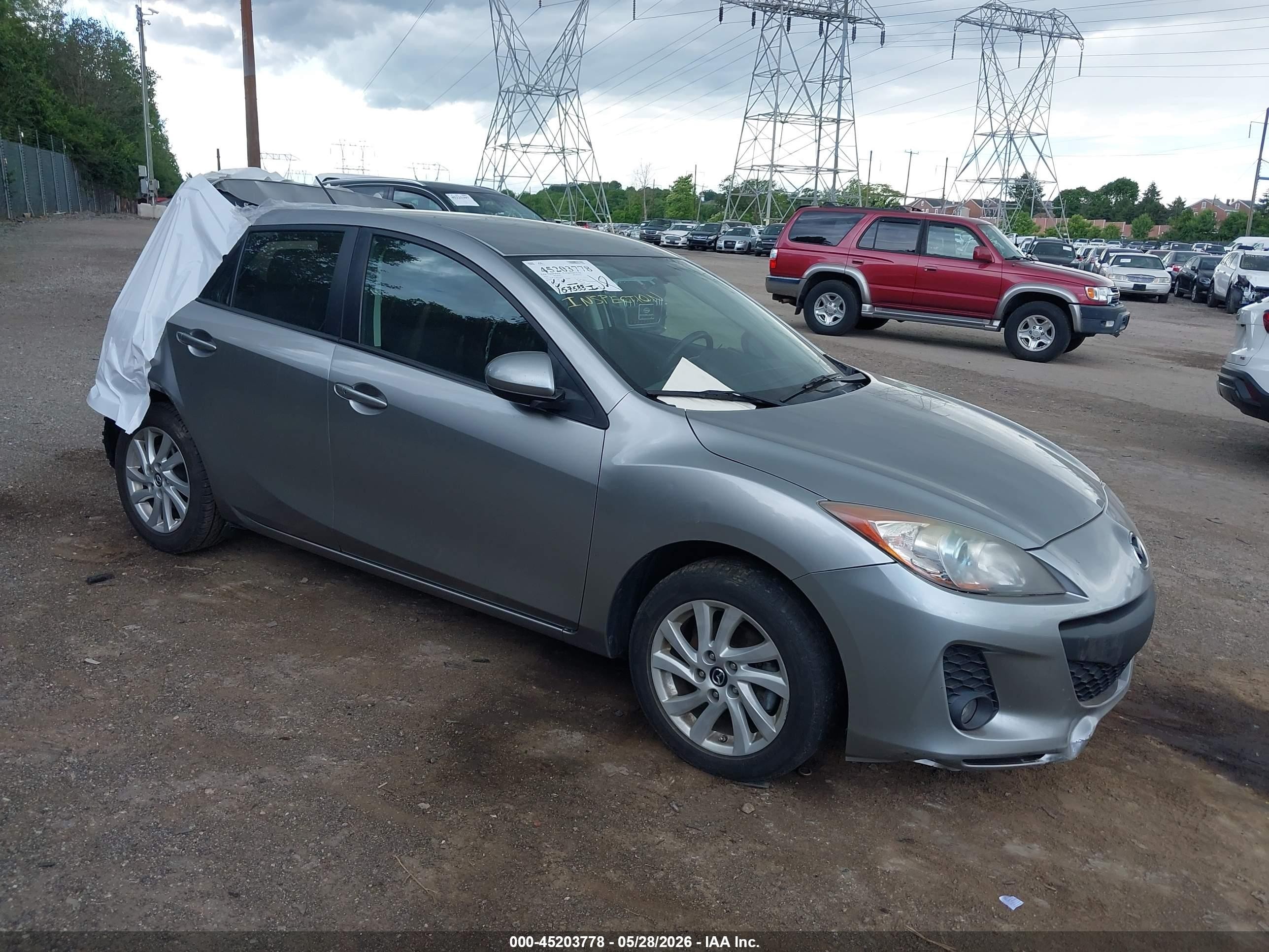 2013 Mazda Mazda3 I Touring Silver vin: JM1BL1LP8D1749935
