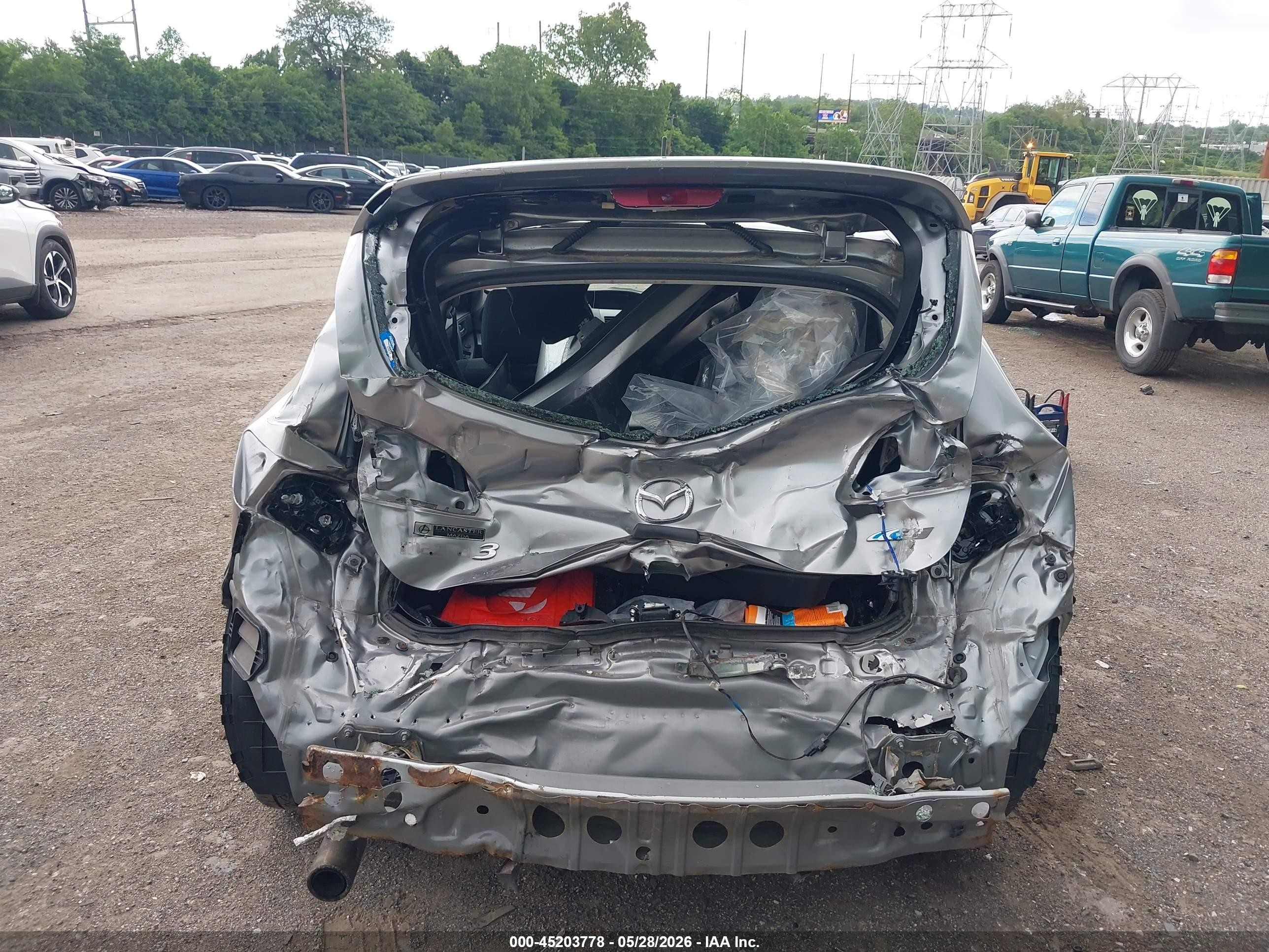 2013 Mazda Mazda3 I Touring Silver vin: JM1BL1LP8D1749935
