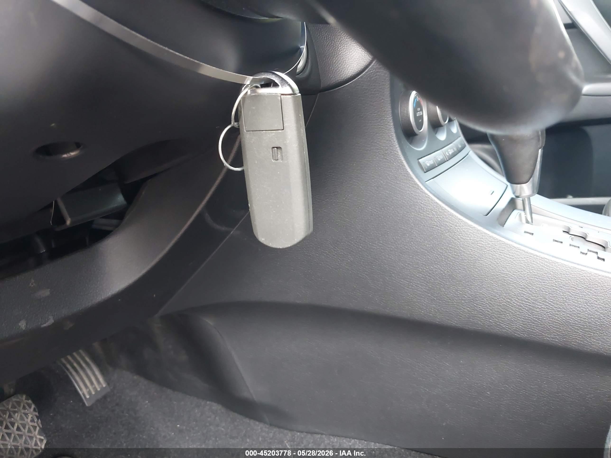 2013 Mazda Mazda3 I Touring Silver vin: JM1BL1LP8D1749935