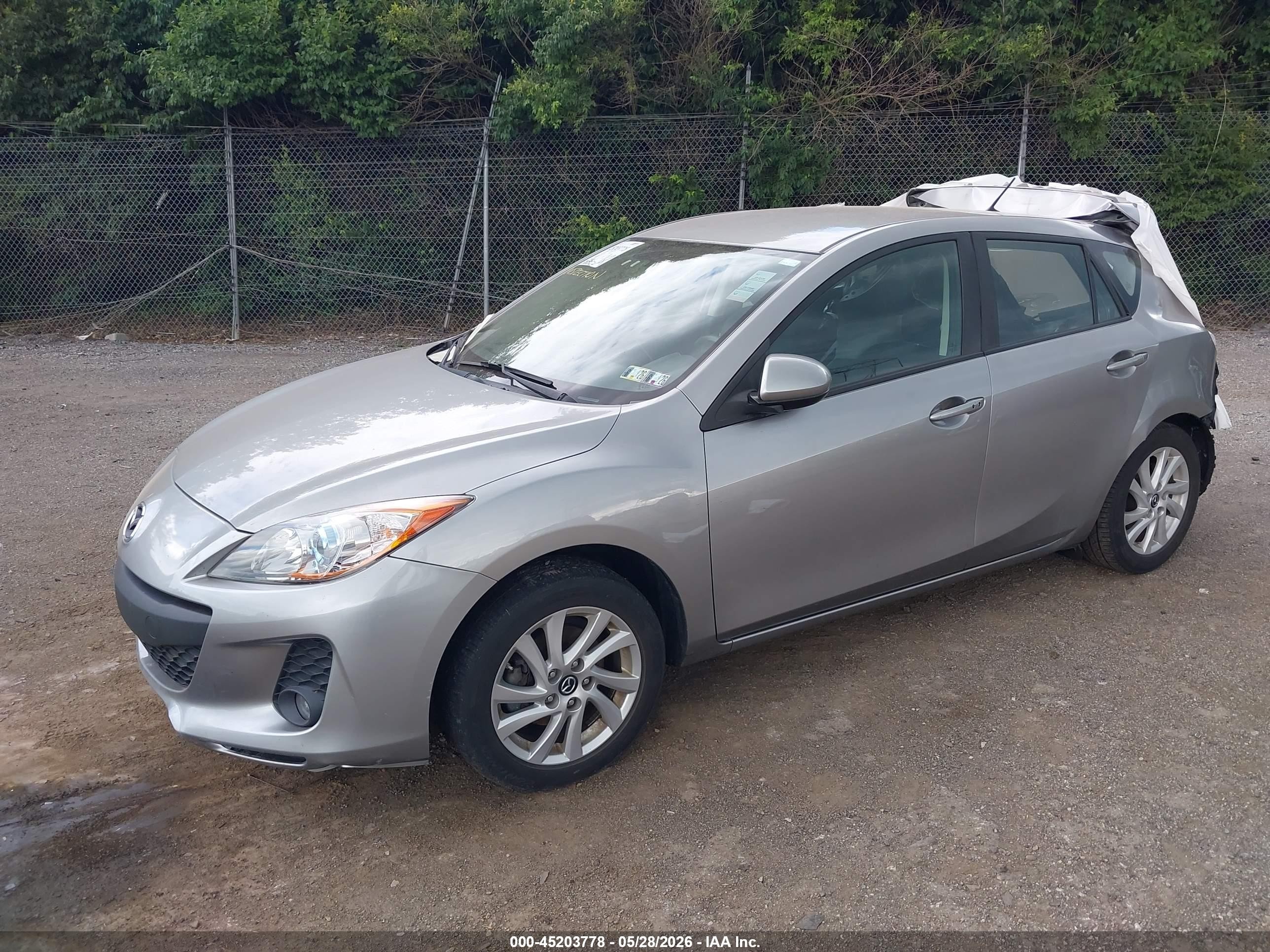 2013 Mazda Mazda3 I Touring Silver vin: JM1BL1LP8D1749935
