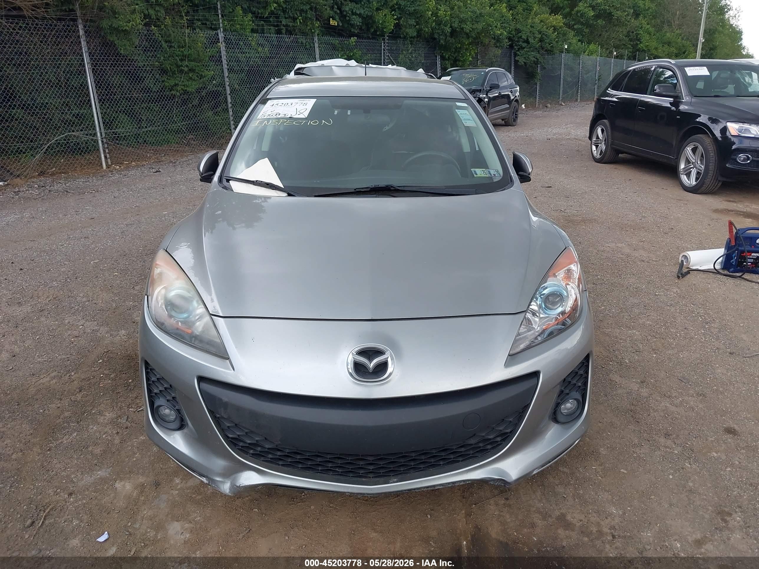 2013 Mazda Mazda3 I Touring Silver vin: JM1BL1LP8D1749935