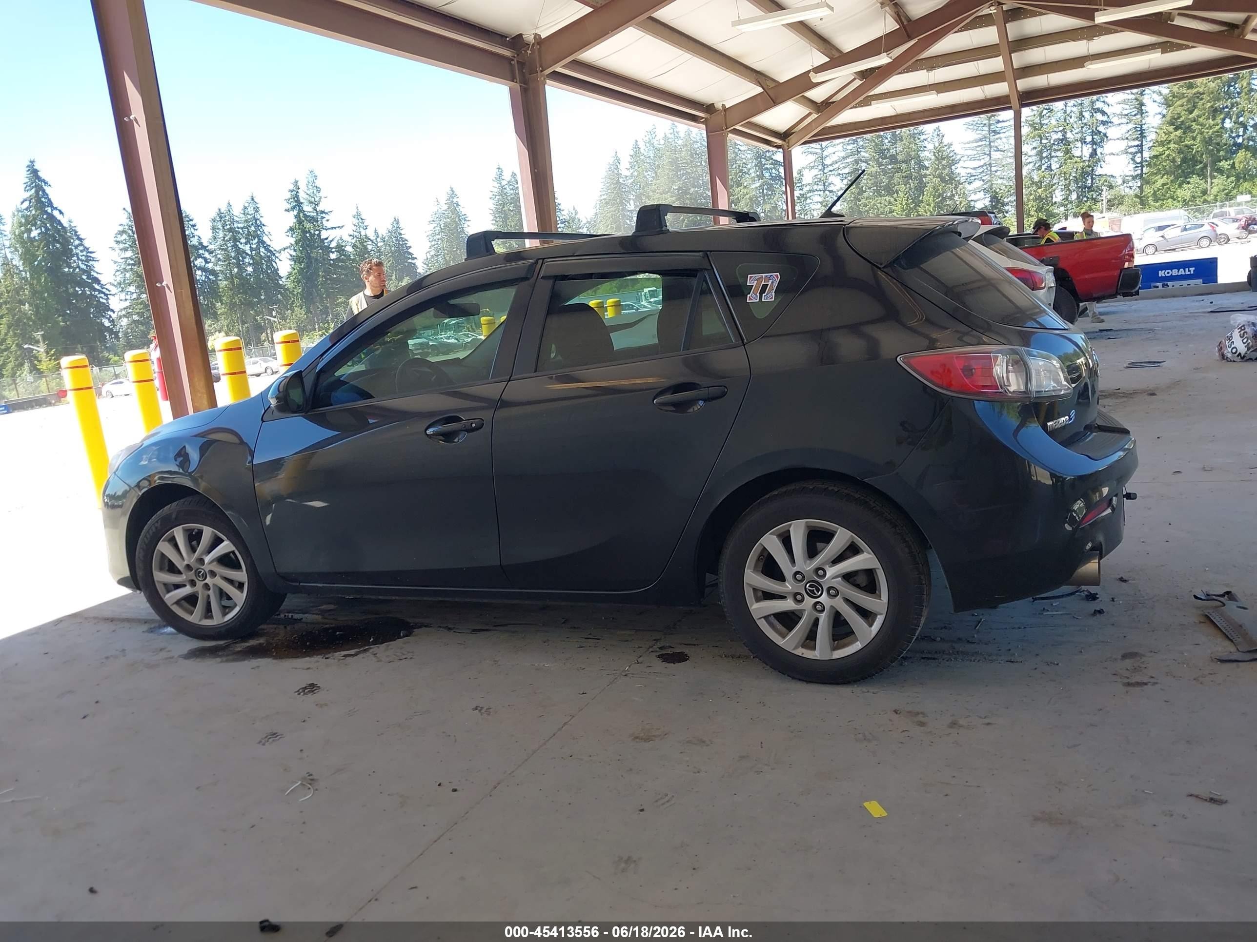 2013 Mazda Mazda3 I Touring Black vin: JM1BL1LPXD1738404