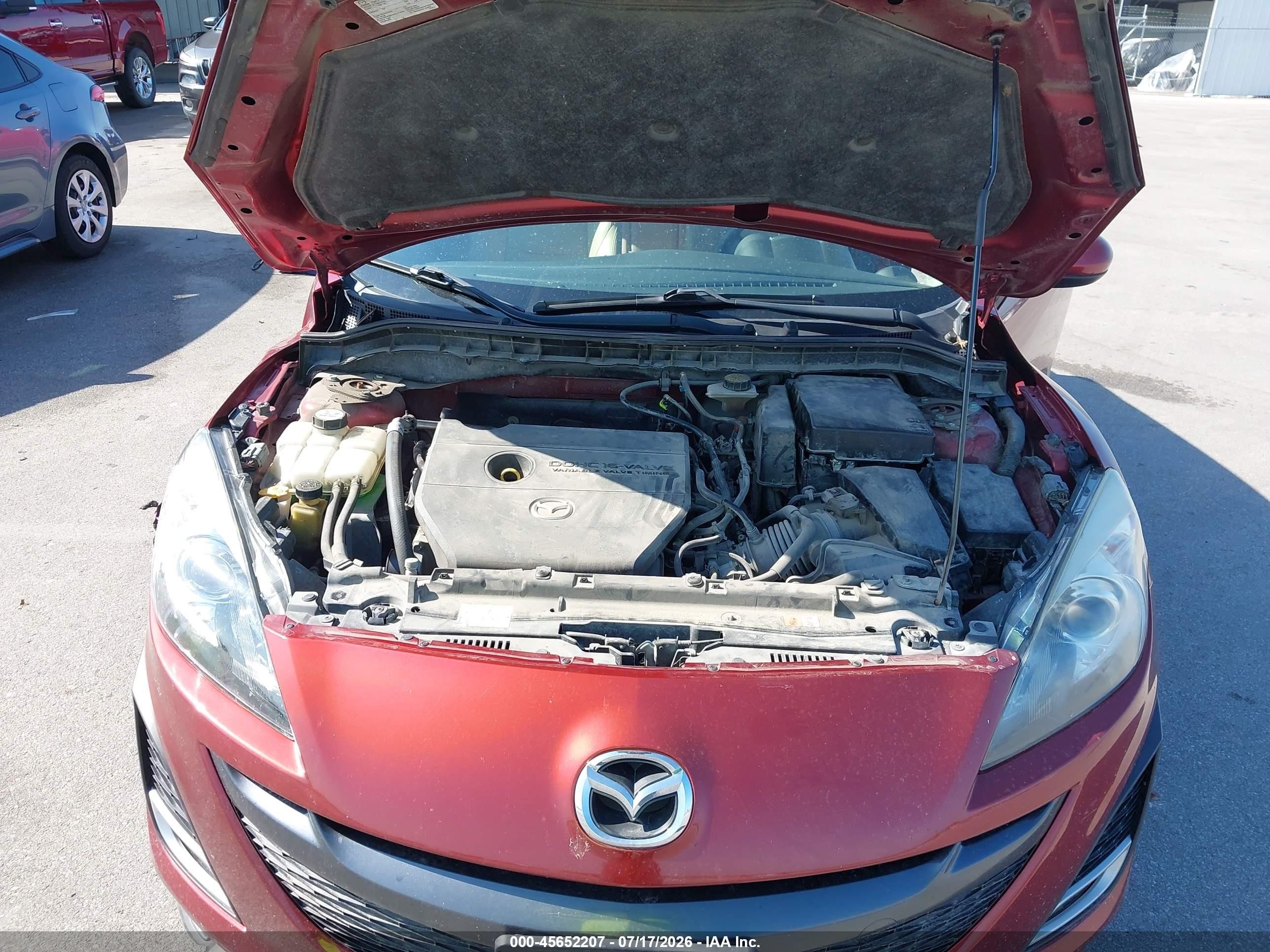 2011 Mazda Mazda3 S Grand Touring Maroon vin: JM1BL1M52B1435675