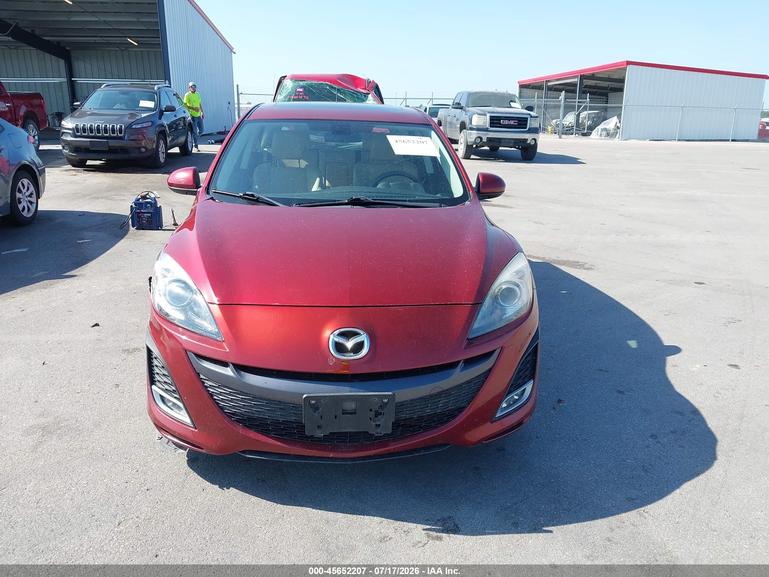 2011 Mazda Mazda3 S Grand Touring Maroon vin: JM1BL1M52B1435675