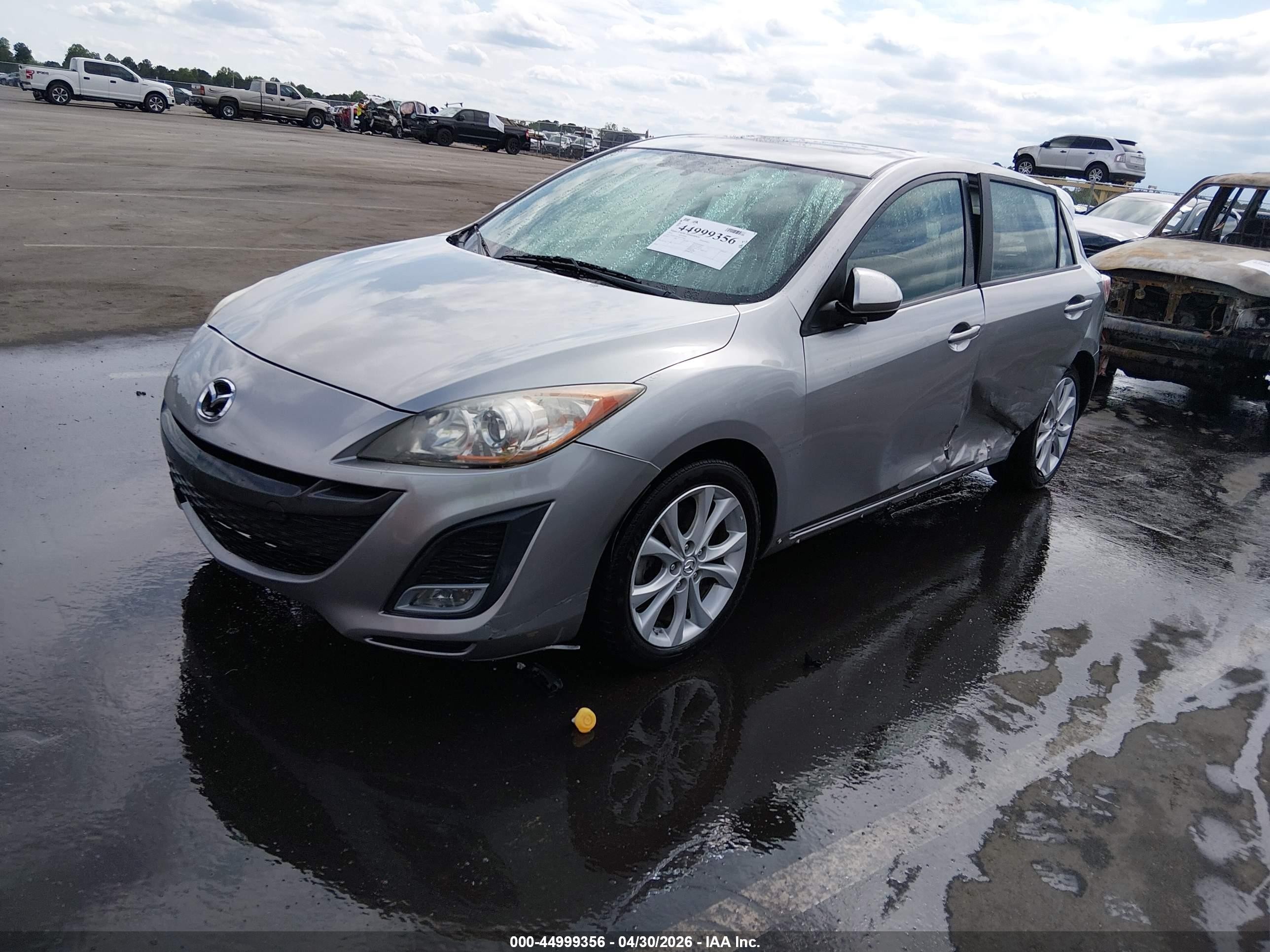 2011 Mazda Mazda3 S Grand Touring Silver vin: JM1BL1M5XB1474952