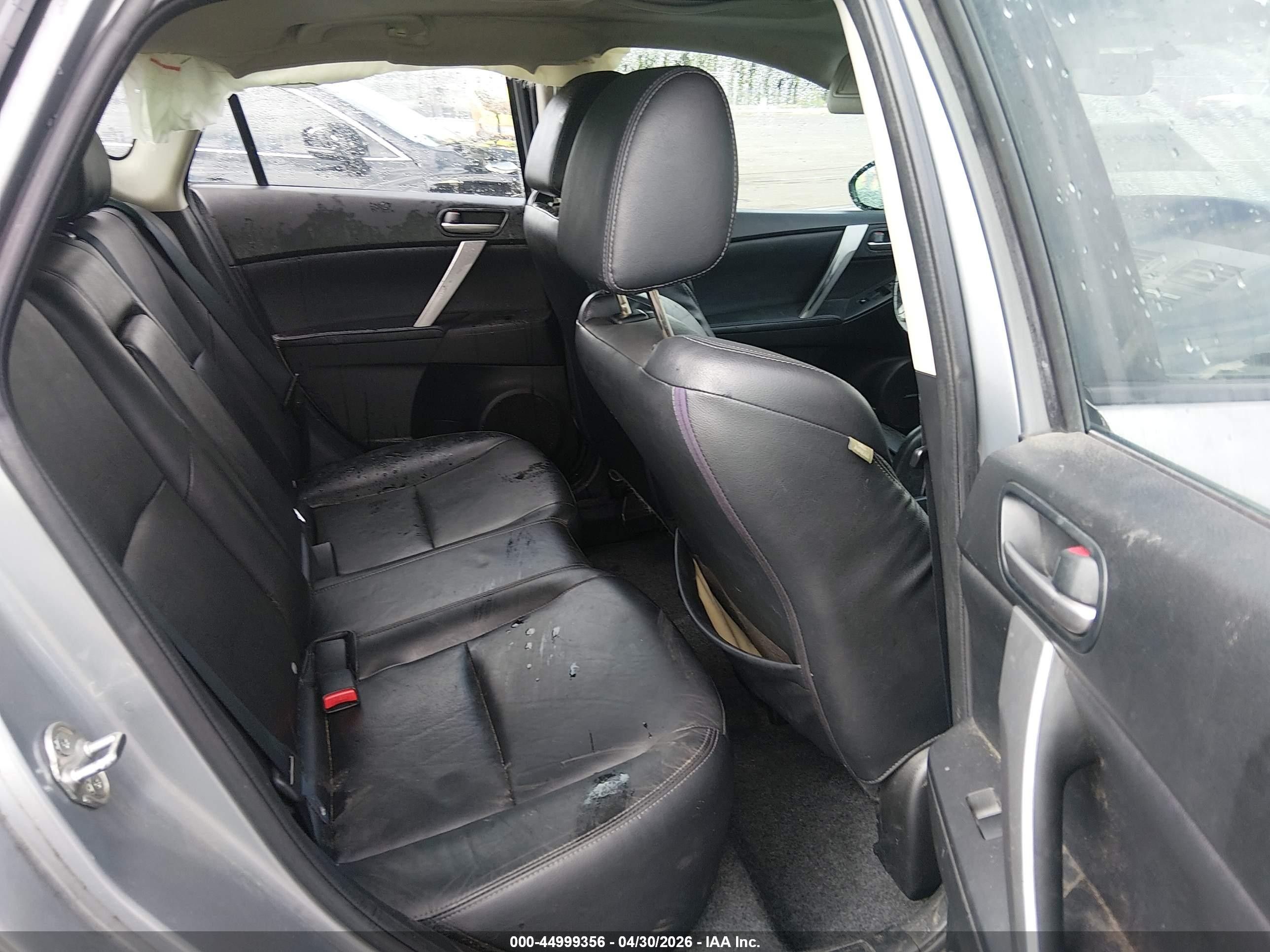 2011 Mazda Mazda3 S Grand Touring Silver vin: JM1BL1M5XB1474952