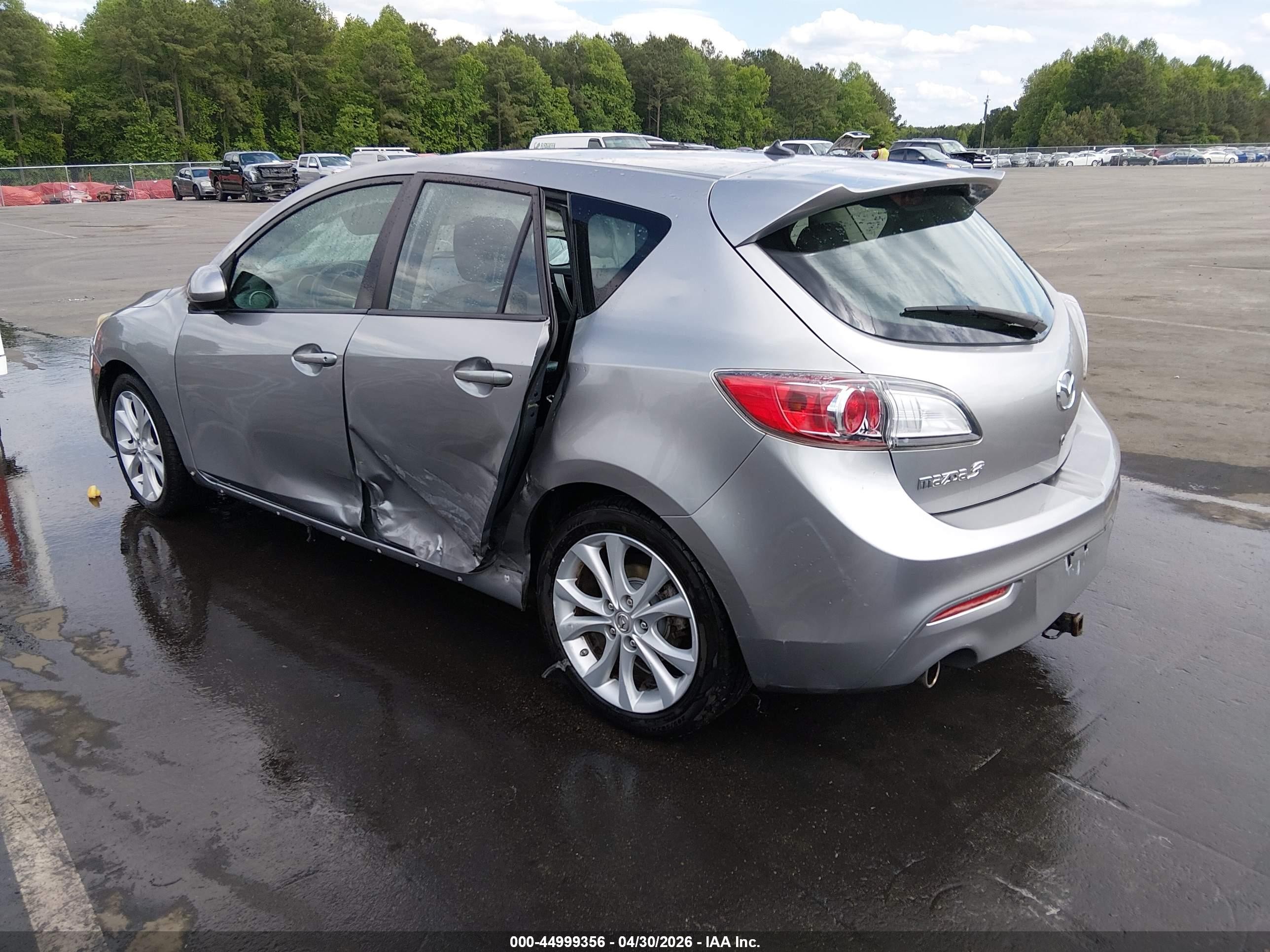 2011 Mazda Mazda3 S Grand Touring Silver vin: JM1BL1M5XB1474952