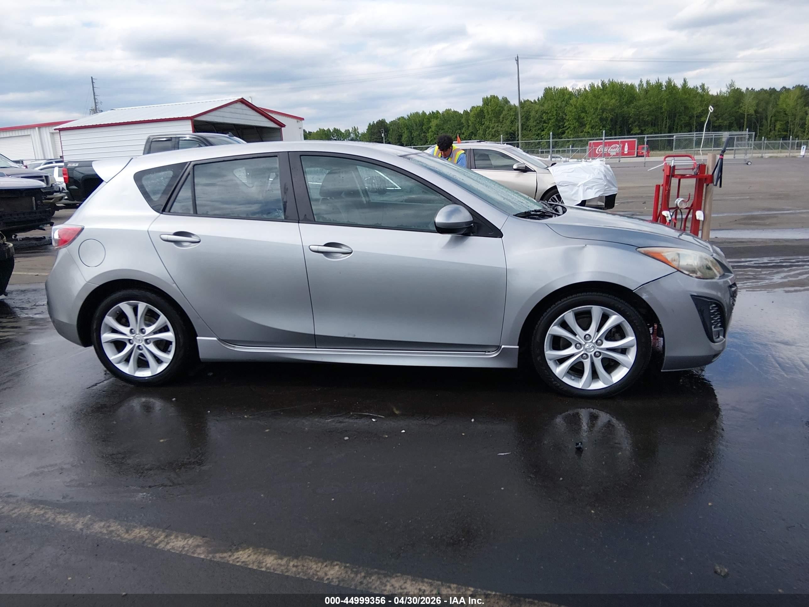 2011 Mazda Mazda3 S Grand Touring Silver vin: JM1BL1M5XB1474952