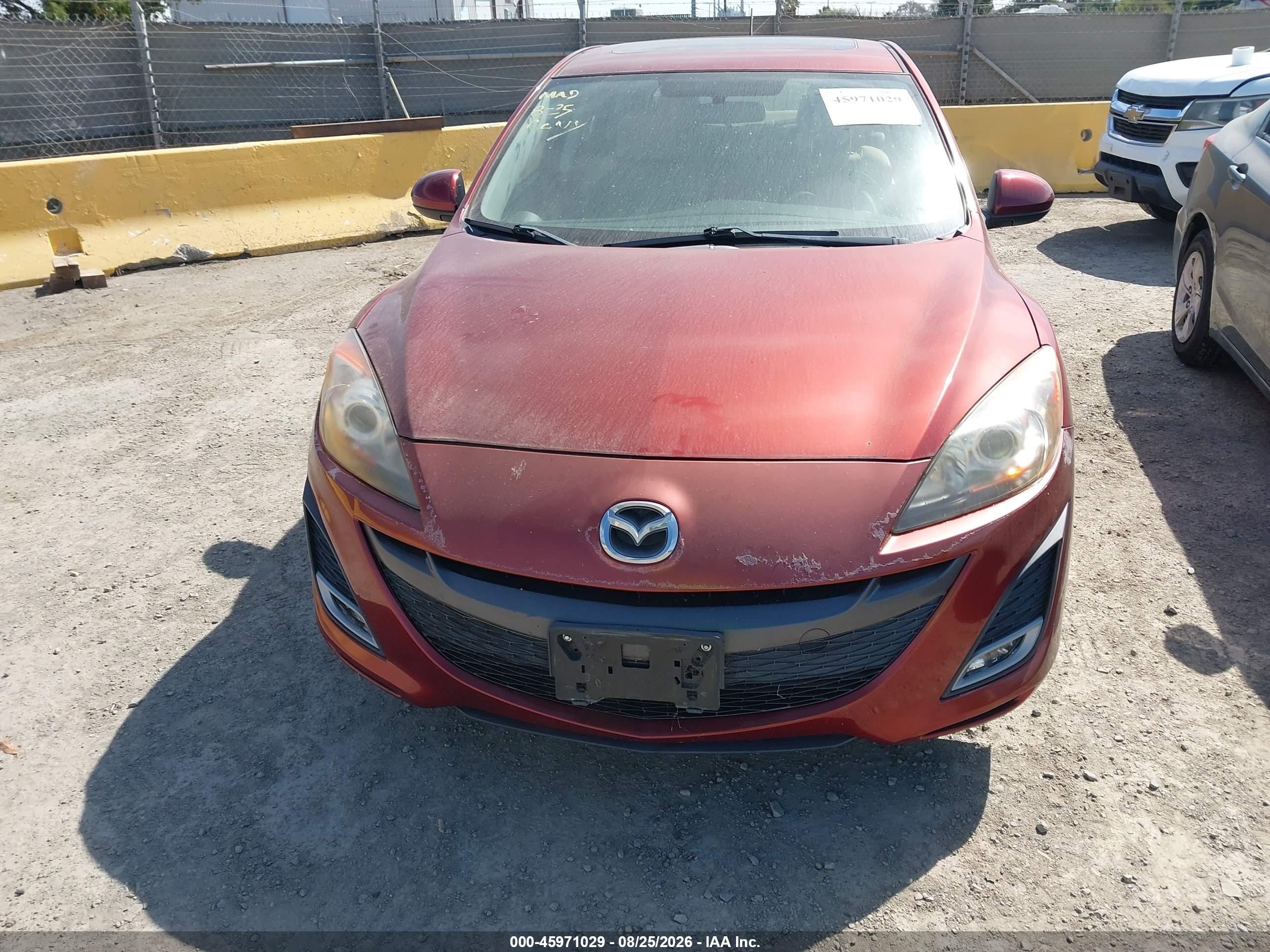 2011 Mazda Mazda3 S Grand Touring Red vin: JM1BL1M61B1410937