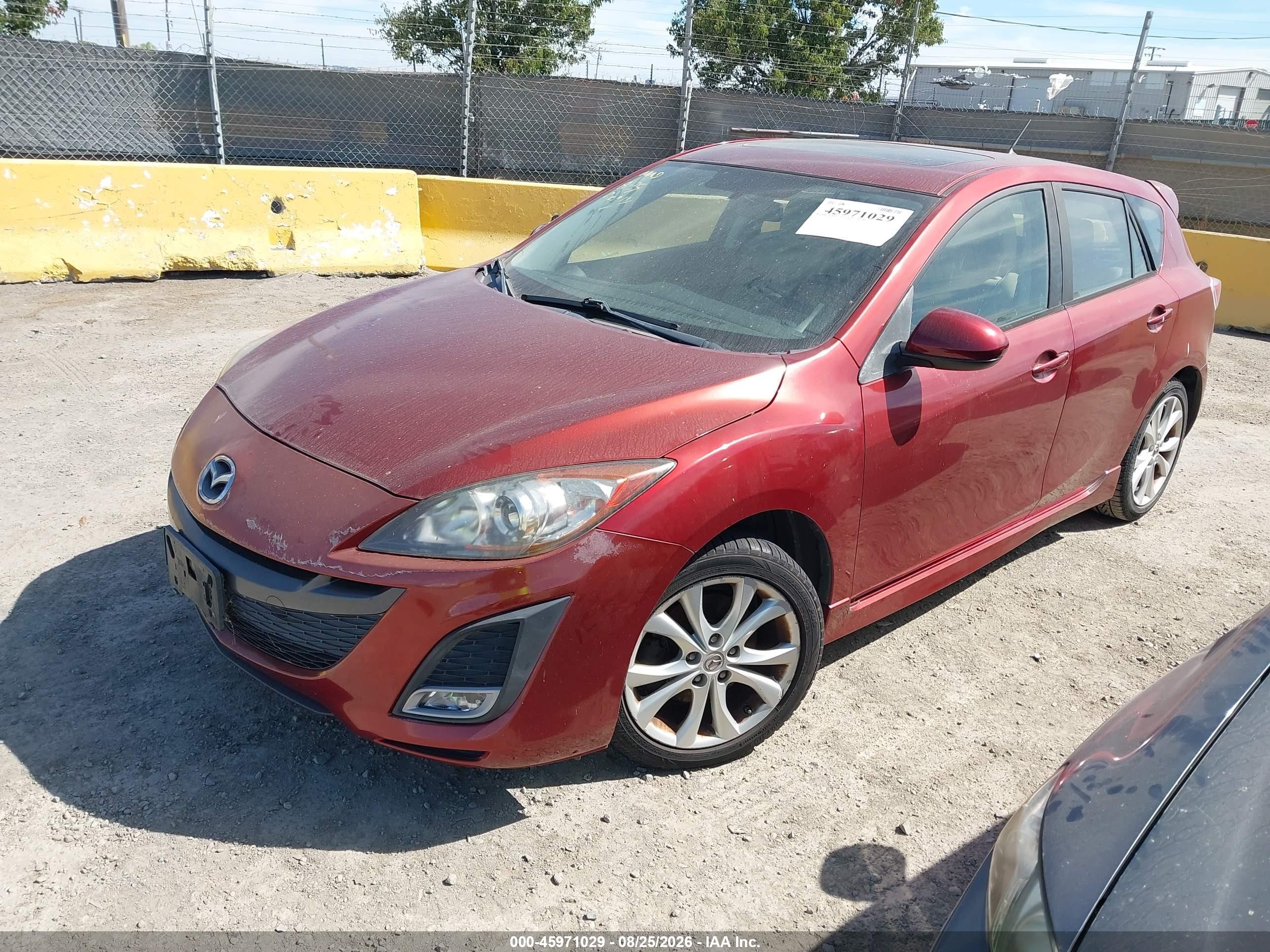 2011 Mazda Mazda3 S Grand Touring Red vin: JM1BL1M61B1410937