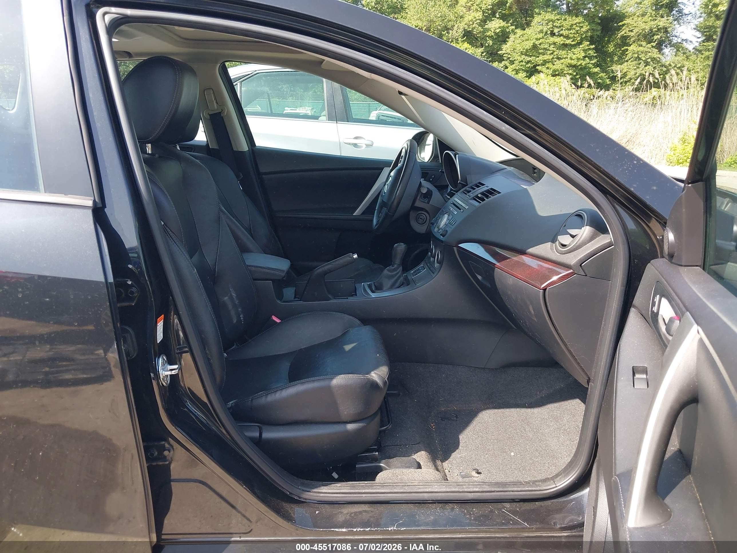 2011 Mazda Mazda3 S Grand Touring Черный vin: JM1BL1M67B1393125