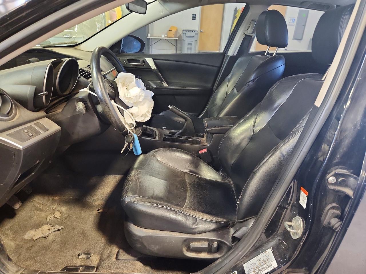 2011 Mazda 3 S Black vin: JM1BL1M68B1453719