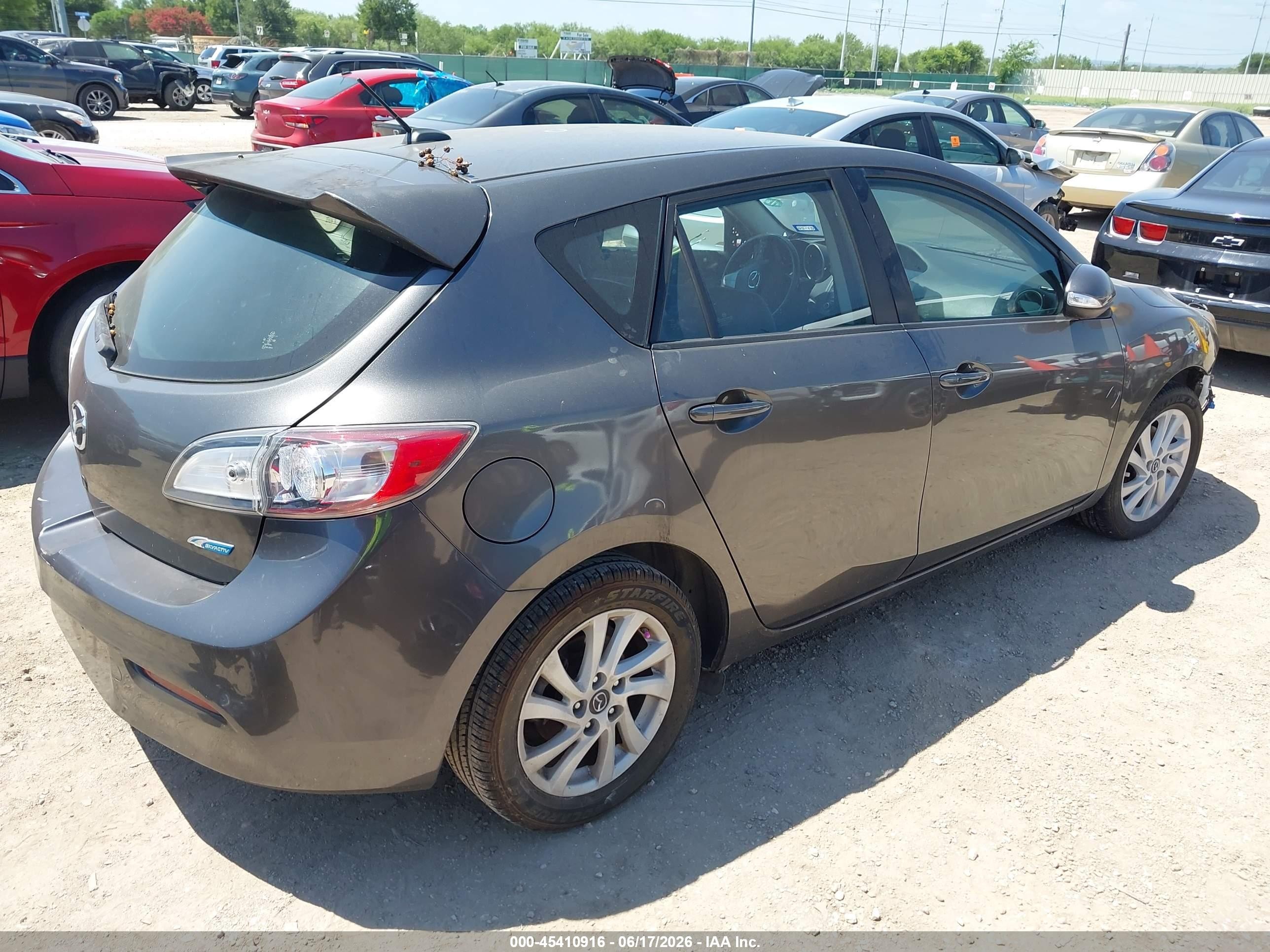 2013 Mazda Mazda3 I Grand Touring Gray vin: JM1BL1M74D1819588