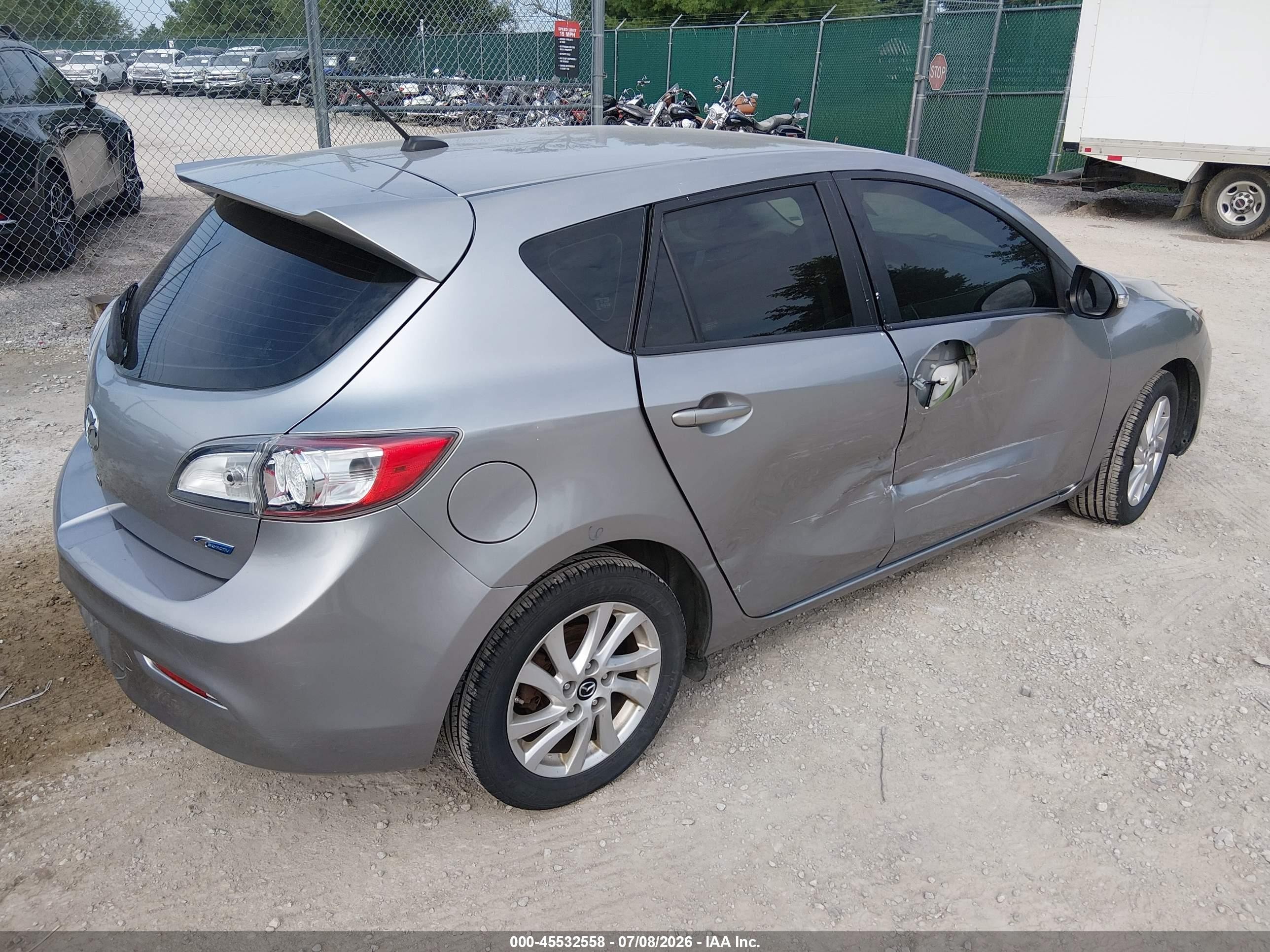 2013 Mazda Mazda3 I Grand Touring Silver vin: JM1BL1M75D1792787