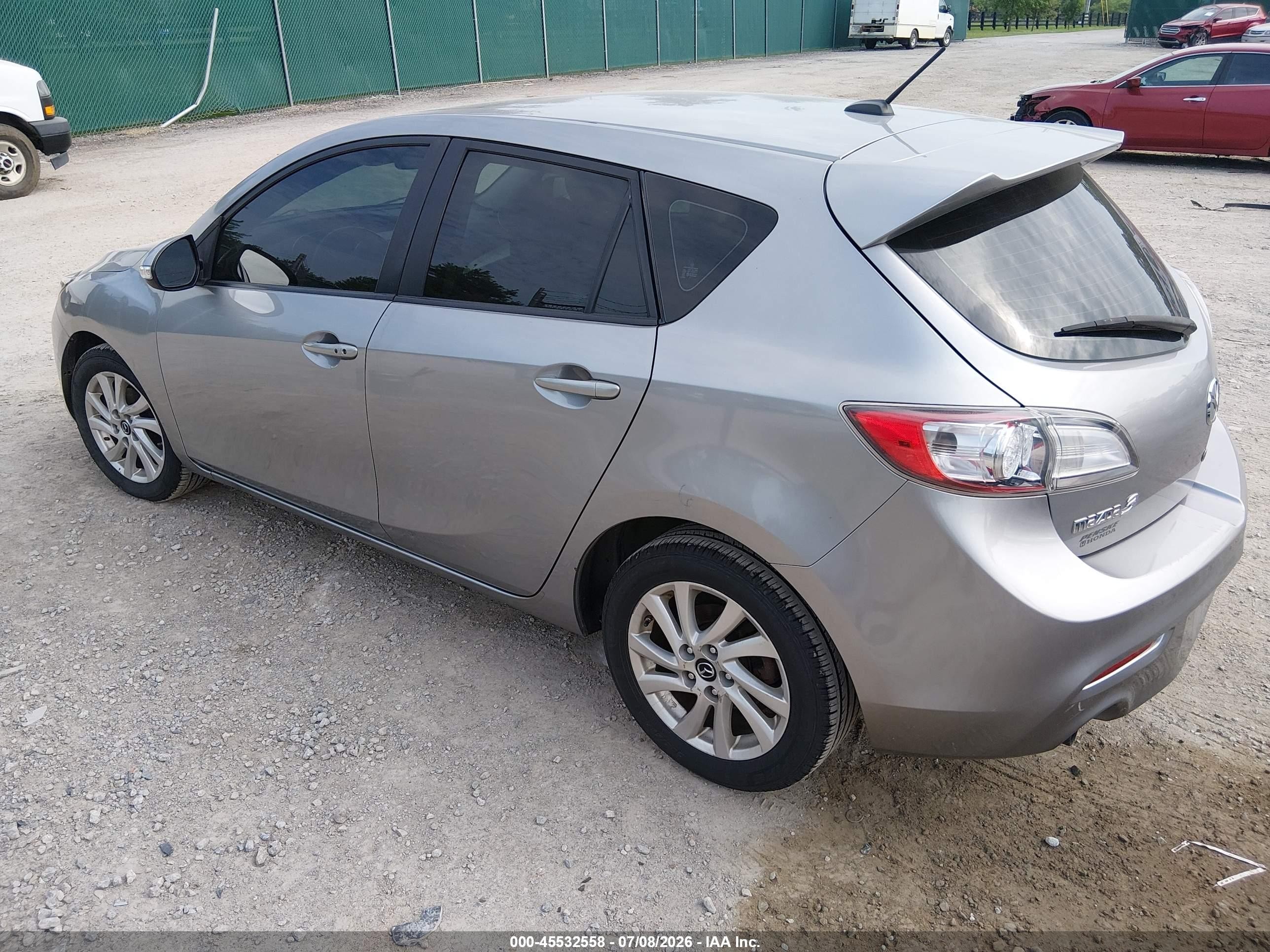 2013 Mazda Mazda3 I Grand Touring Silver vin: JM1BL1M75D1792787