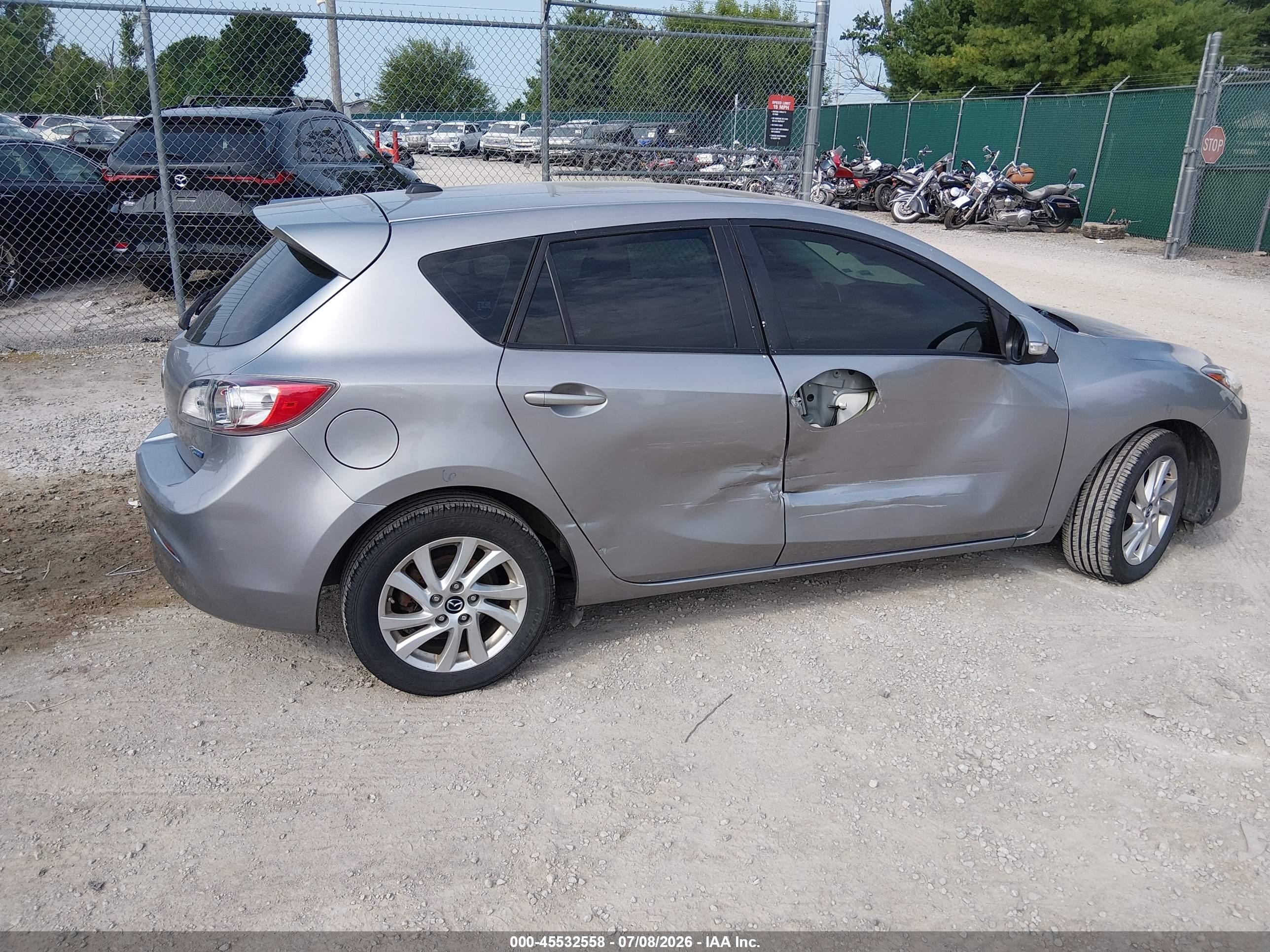 2013 Mazda Mazda3 I Grand Touring Silver vin: JM1BL1M75D1792787