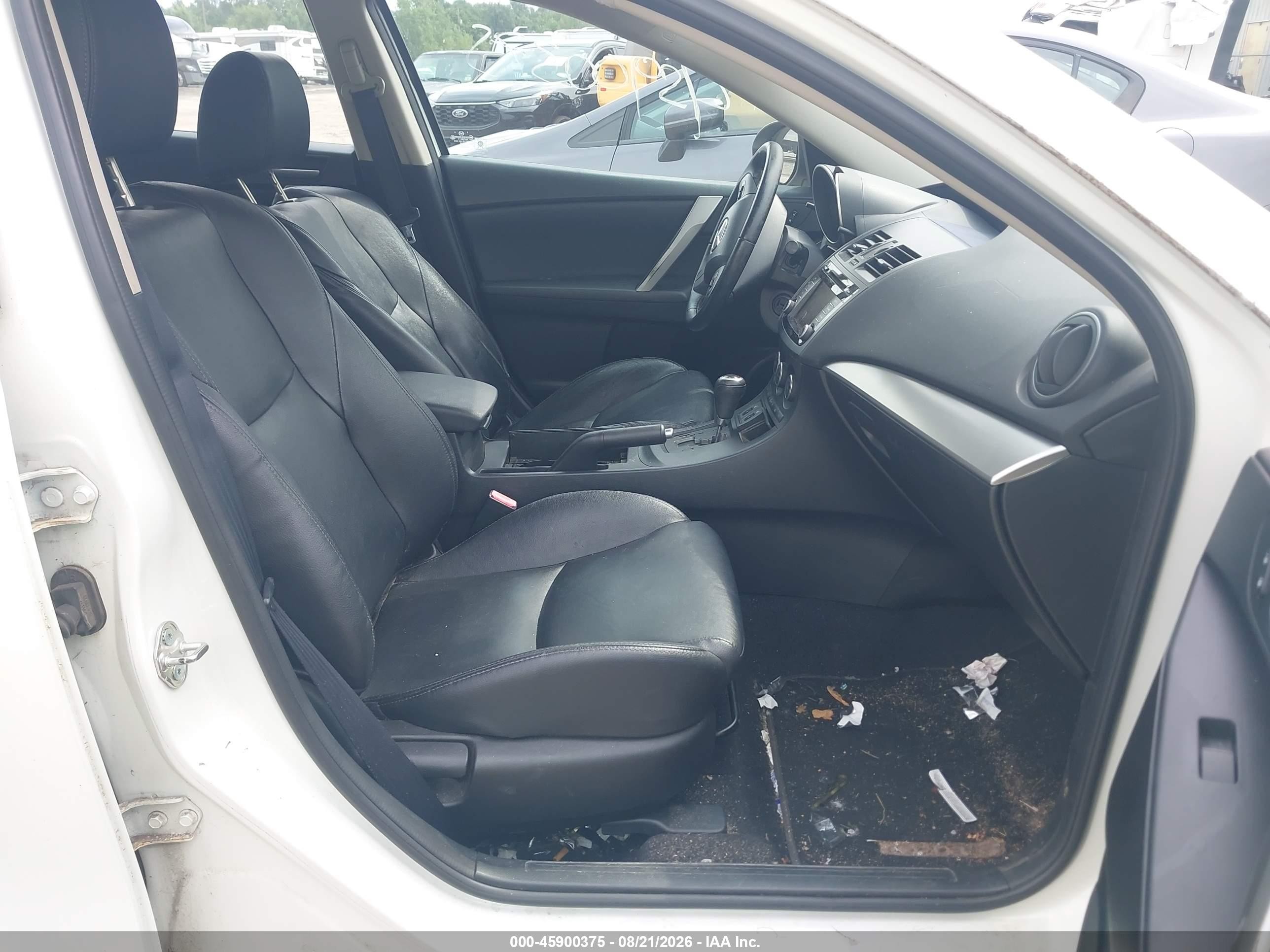 2013 Mazda Mazda3 I Grand Touring White vin: JM1BL1M77D1821982