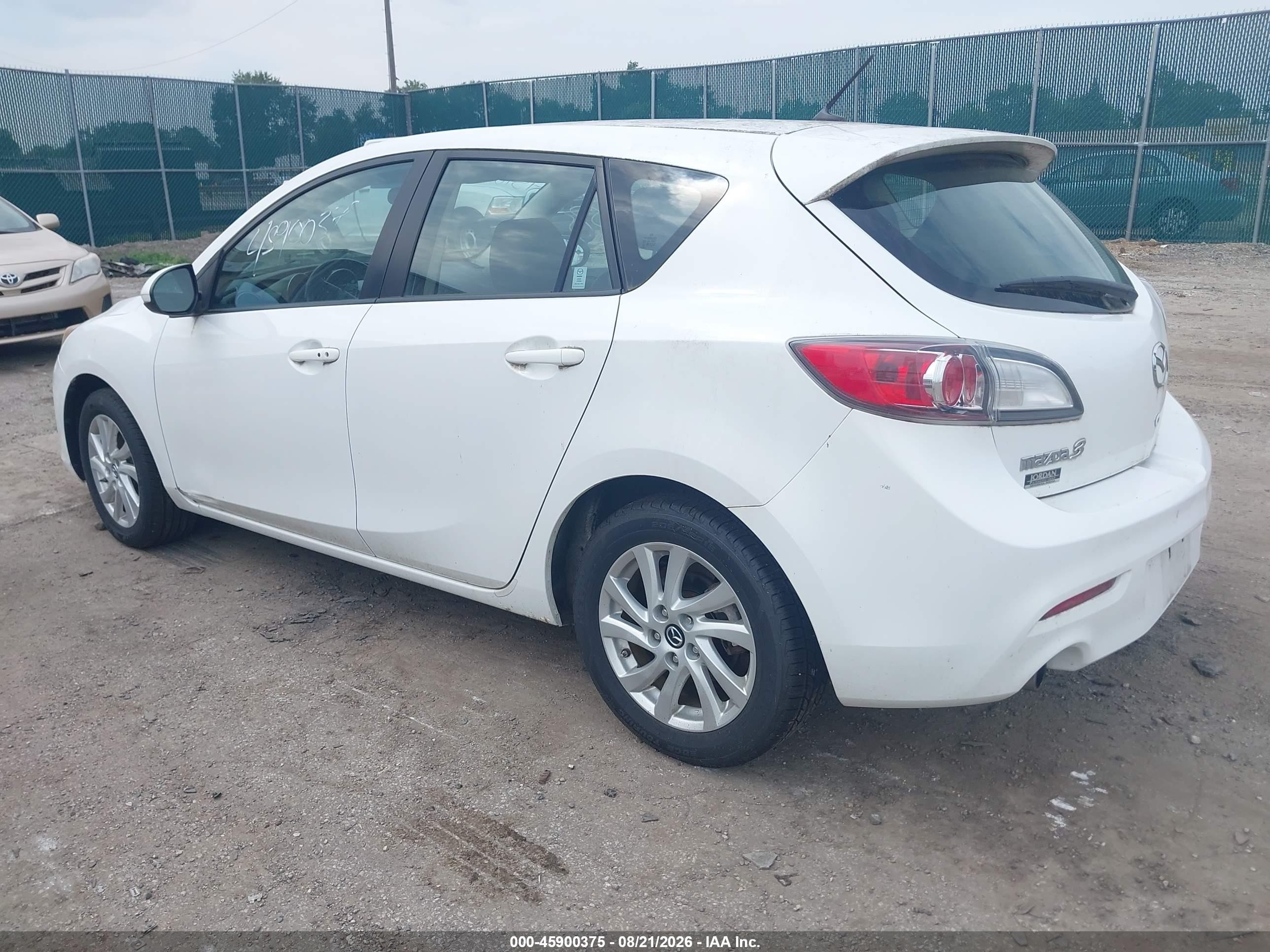 2013 Mazda Mazda3 I Grand Touring White vin: JM1BL1M77D1821982