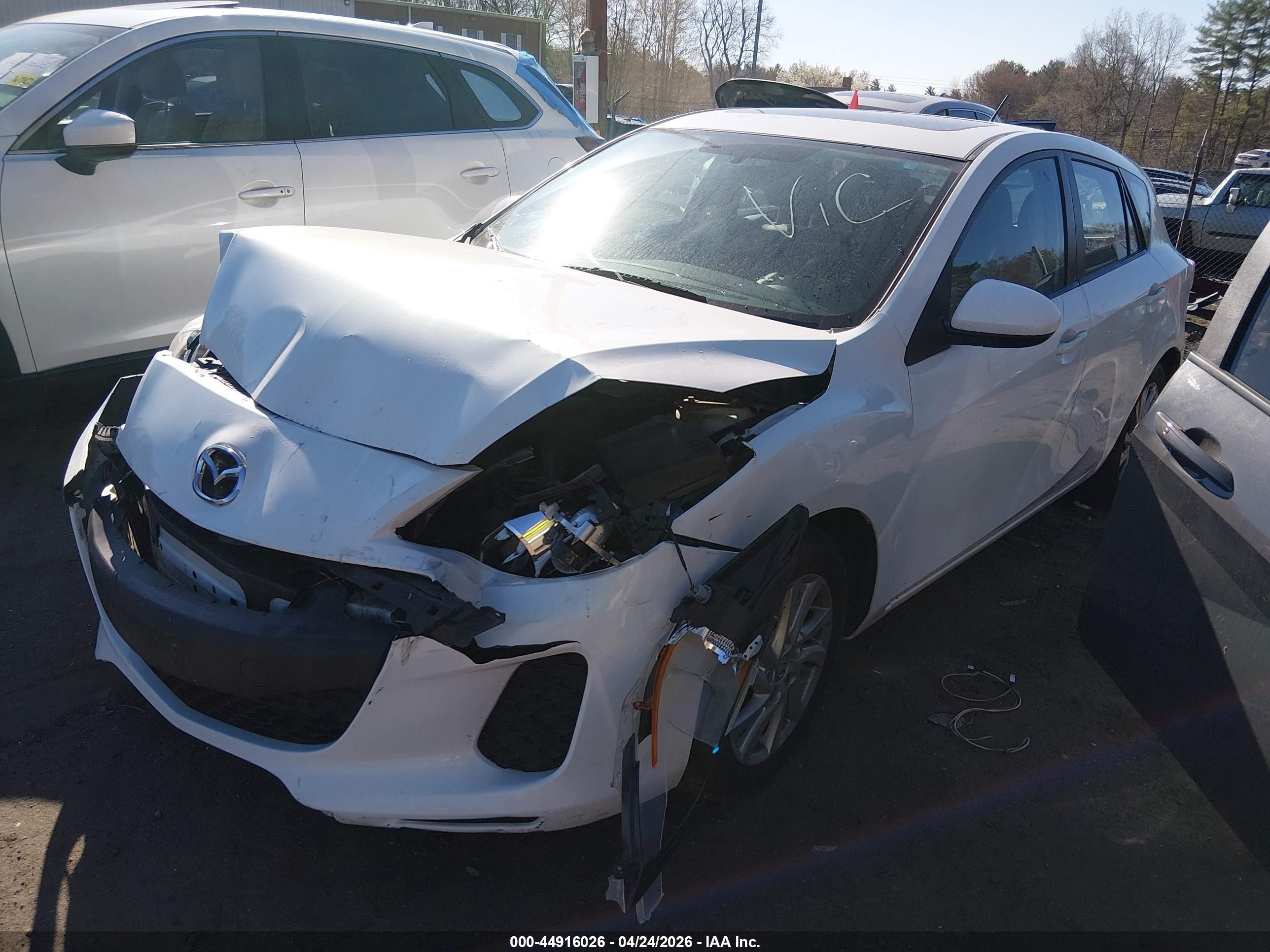 2012 Mazda Mazda3 I Grand Touring White vin: JM1BL1M81C1660505
