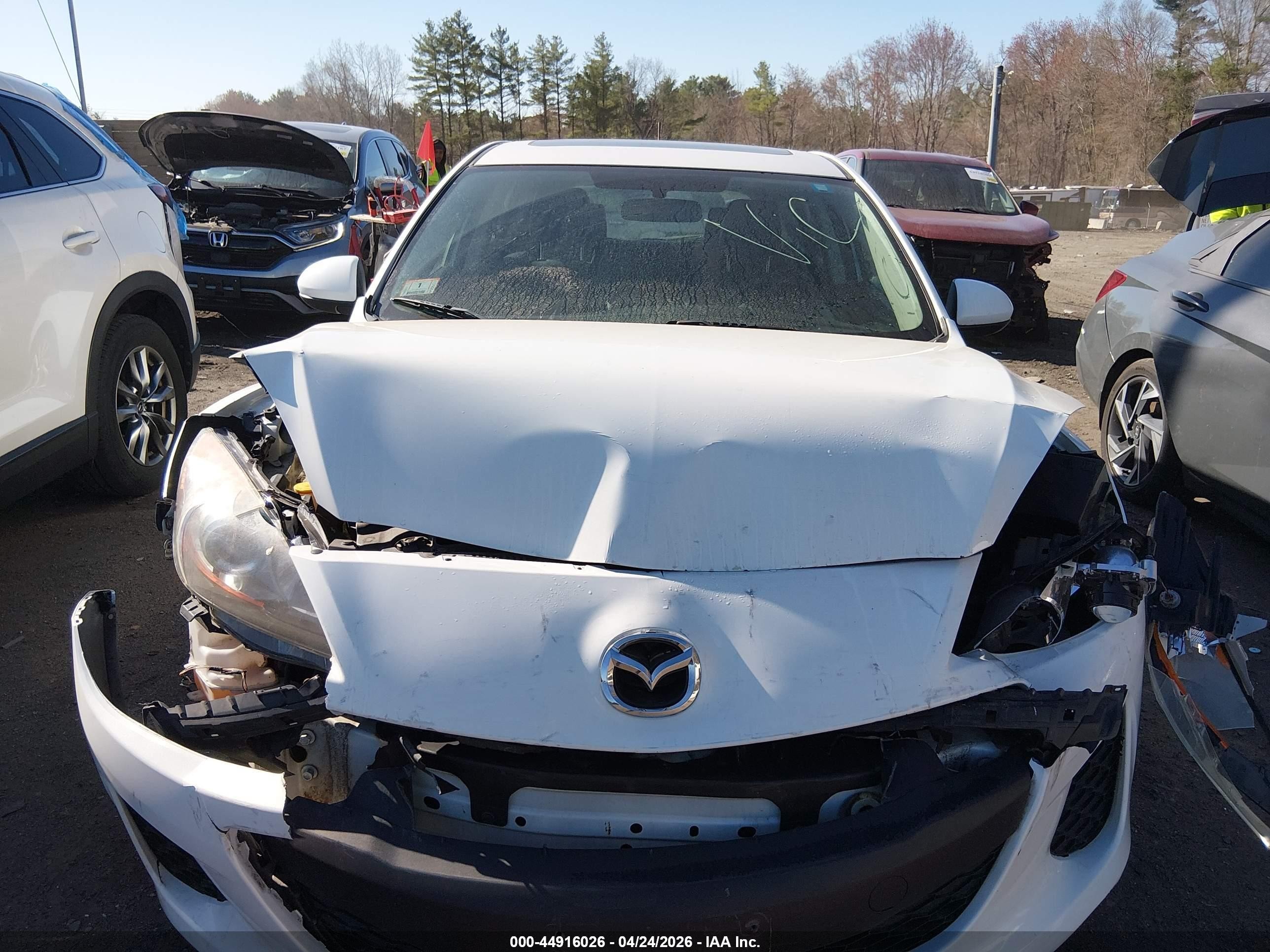 2012 Mazda Mazda3 I Grand Touring White vin: JM1BL1M81C1660505