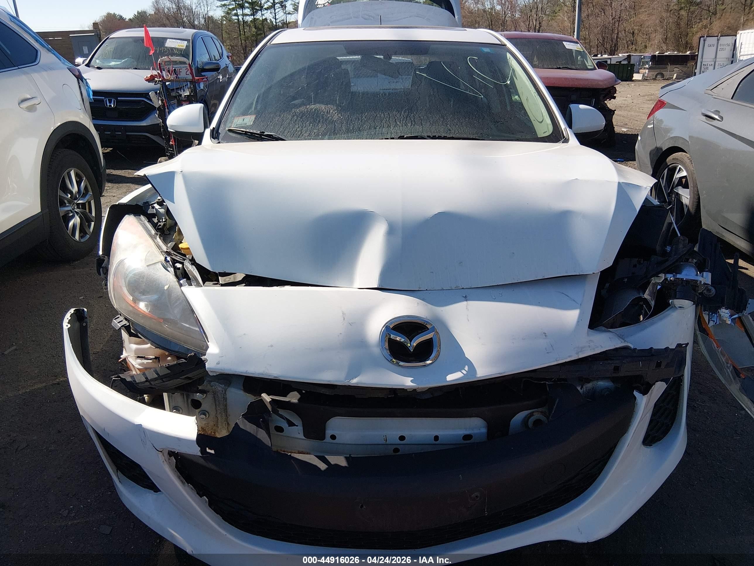 2012 Mazda Mazda3 I Grand Touring White vin: JM1BL1M81C1660505