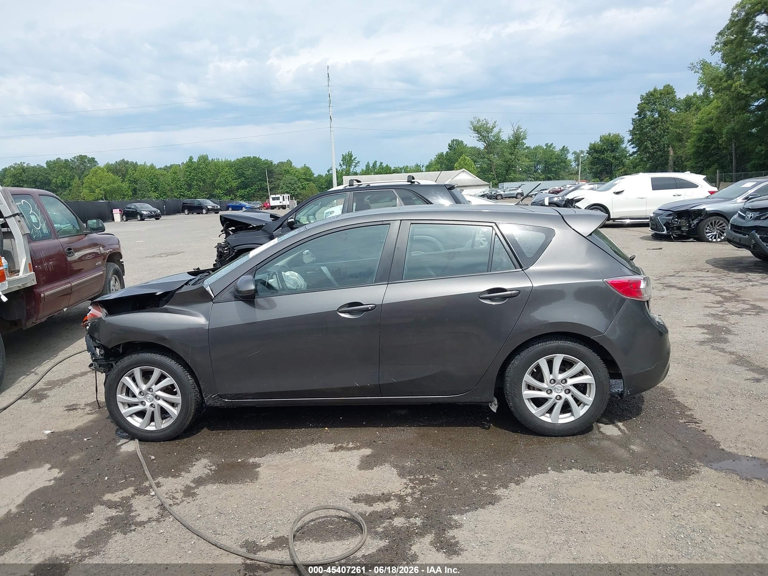 2012 Mazda Mazda3 I Grand Touring Gray vin: JM1BL1M82C1662330