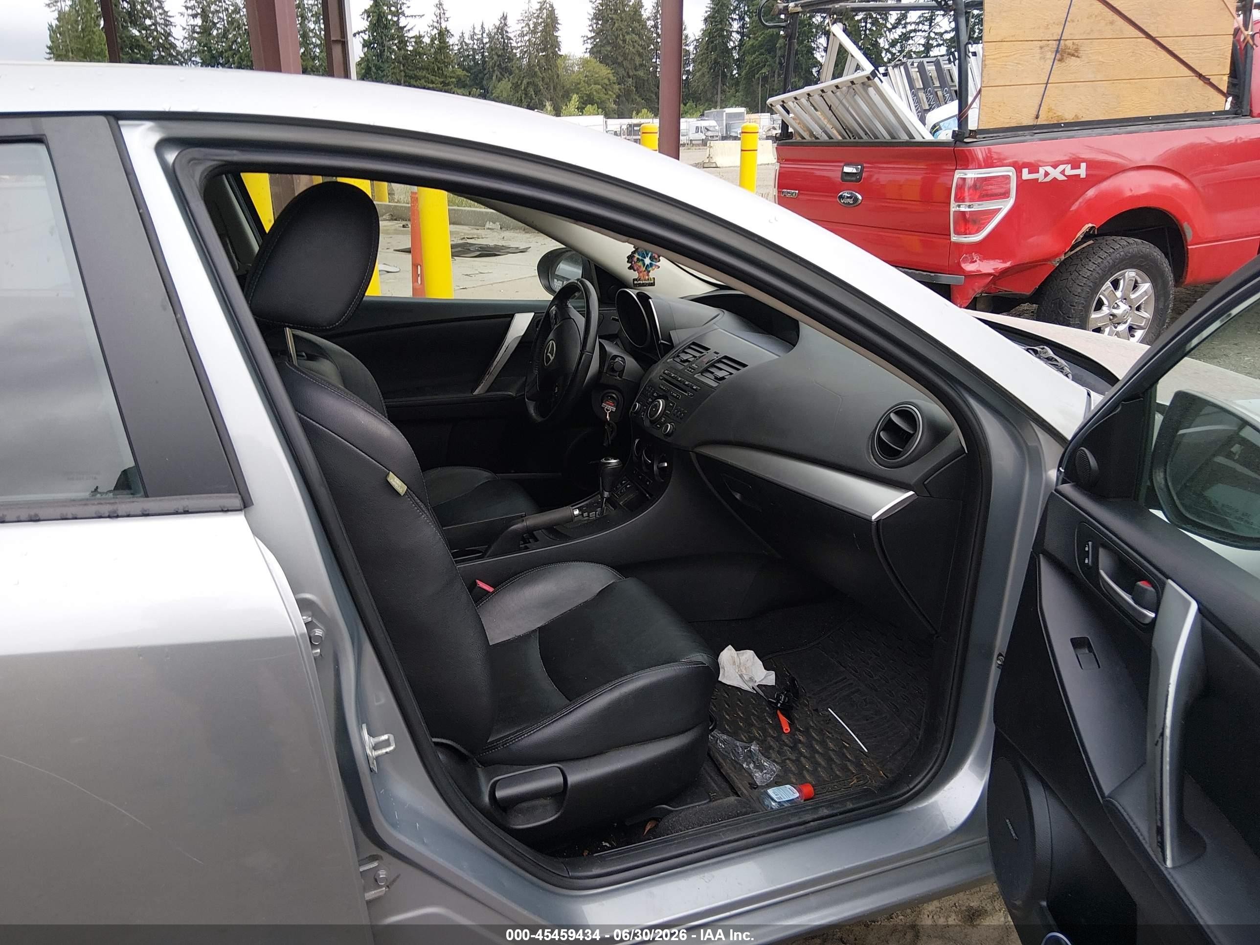 2012 Mazda Mazda3 I Grand Touring Silver vin: JM1BL1M87C1676658
