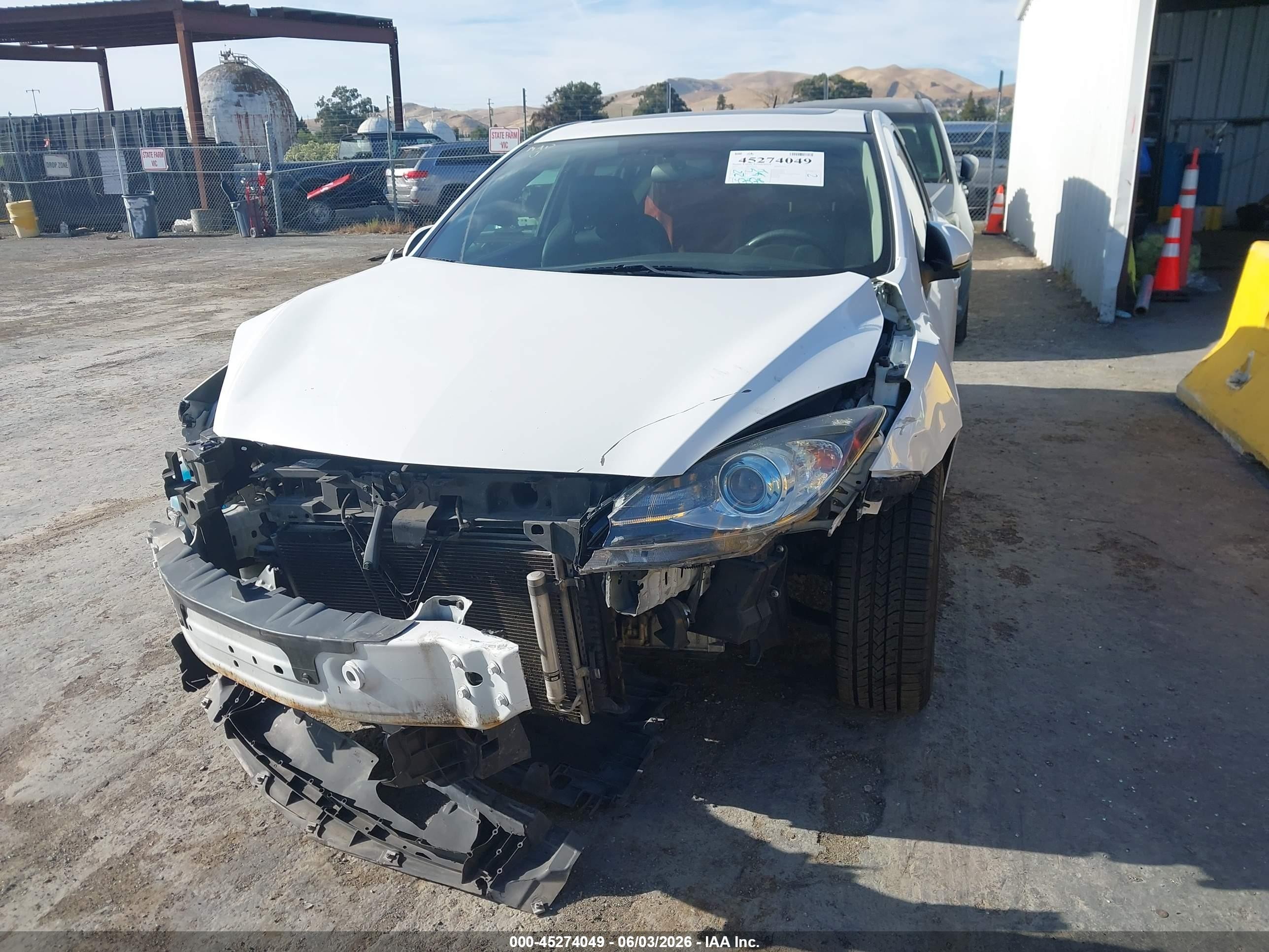 2012 Mazda Mazda3 I Grand Touring White vin: JM1BL1M8XC1545479