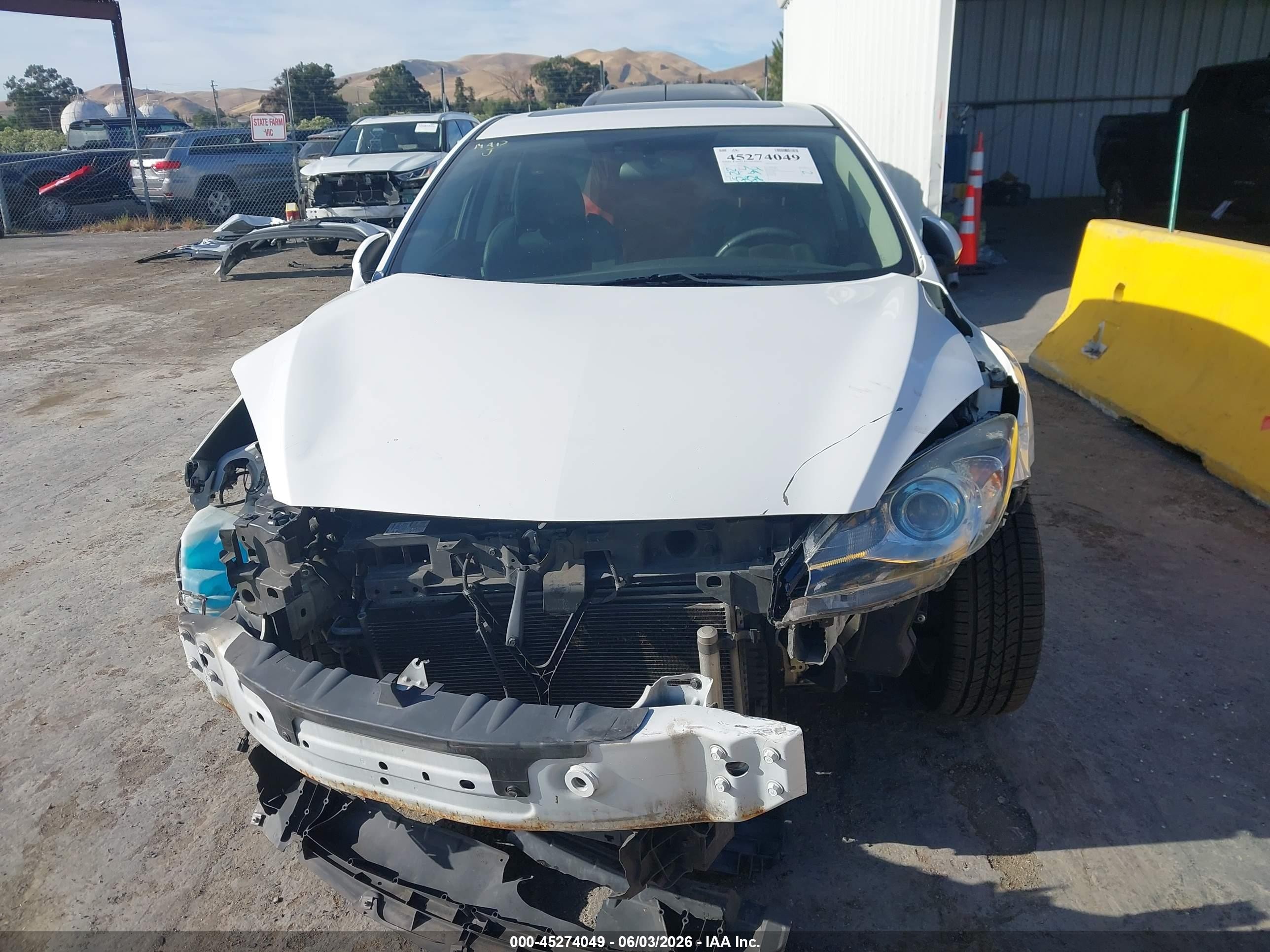 2012 Mazda Mazda3 I Grand Touring White vin: JM1BL1M8XC1545479