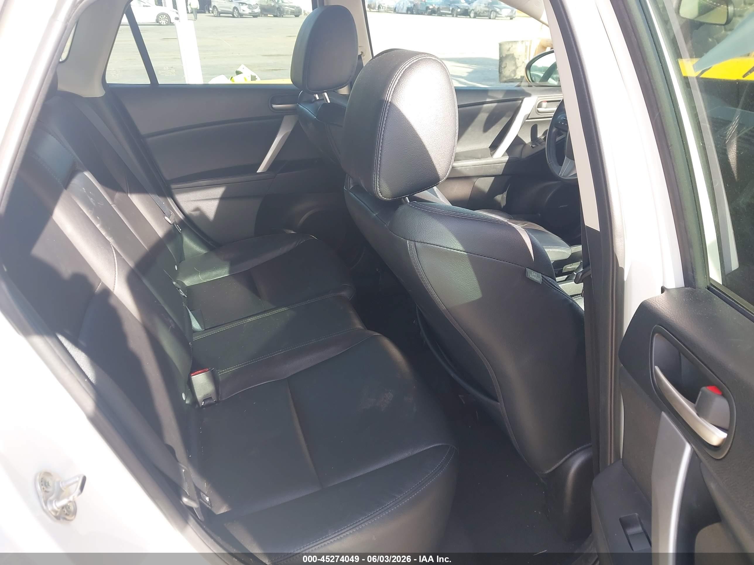 2012 Mazda Mazda3 I Grand Touring White vin: JM1BL1M8XC1545479