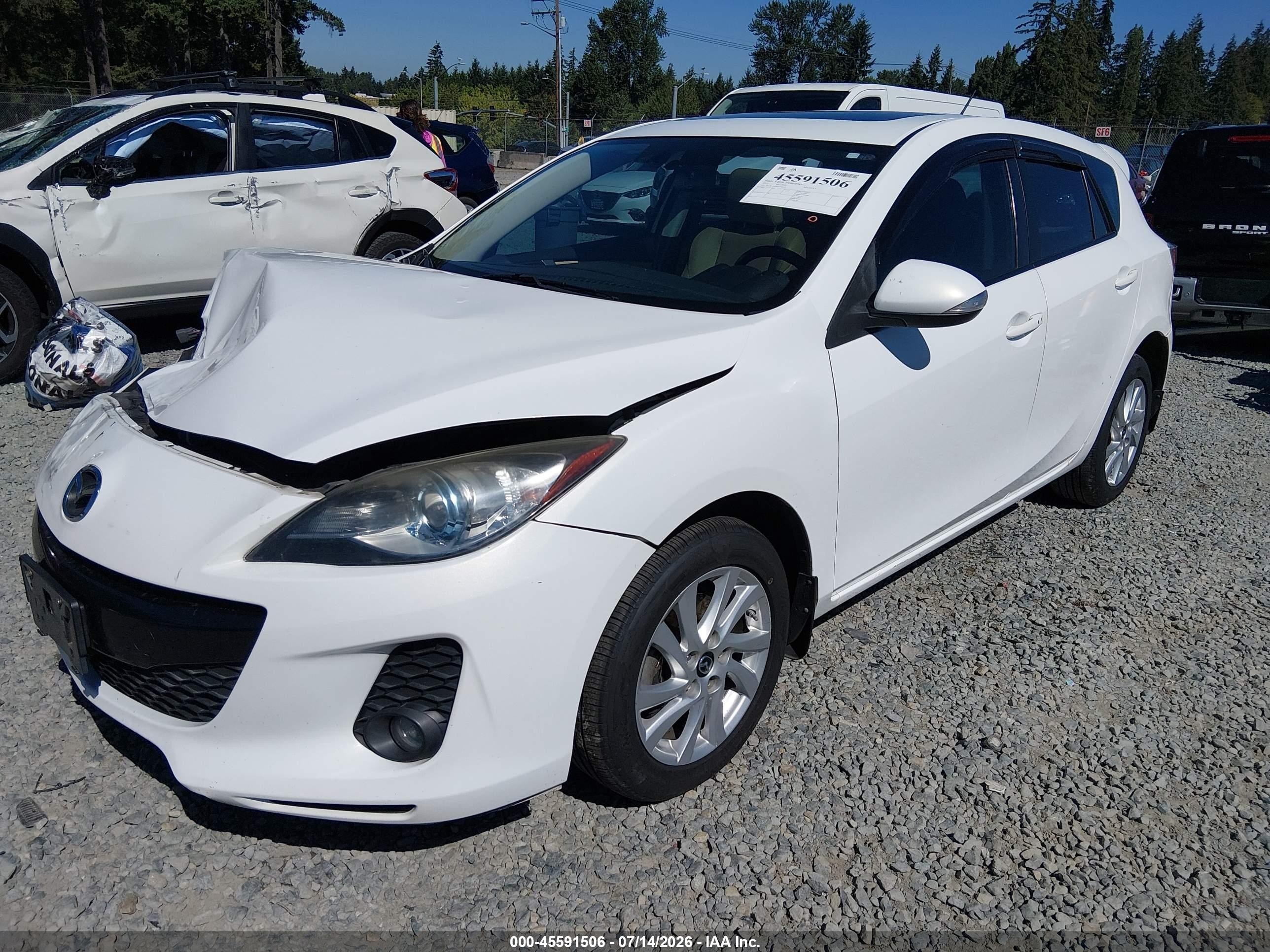 2013 Mazda Mazda3 I Grand Touring White vin: JM1BL1MP0D1739334