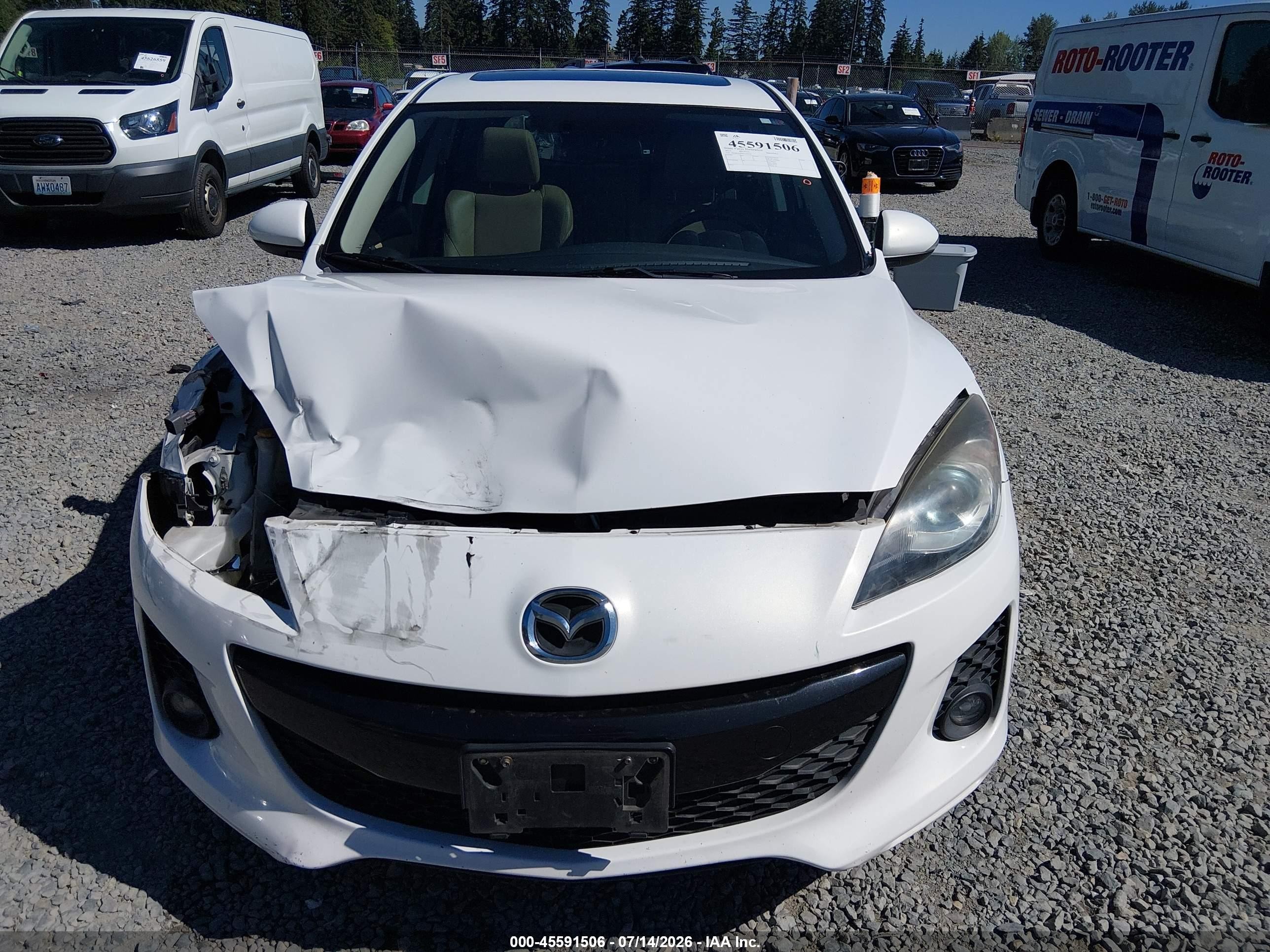 2013 Mazda Mazda3 I Grand Touring White vin: JM1BL1MP0D1739334