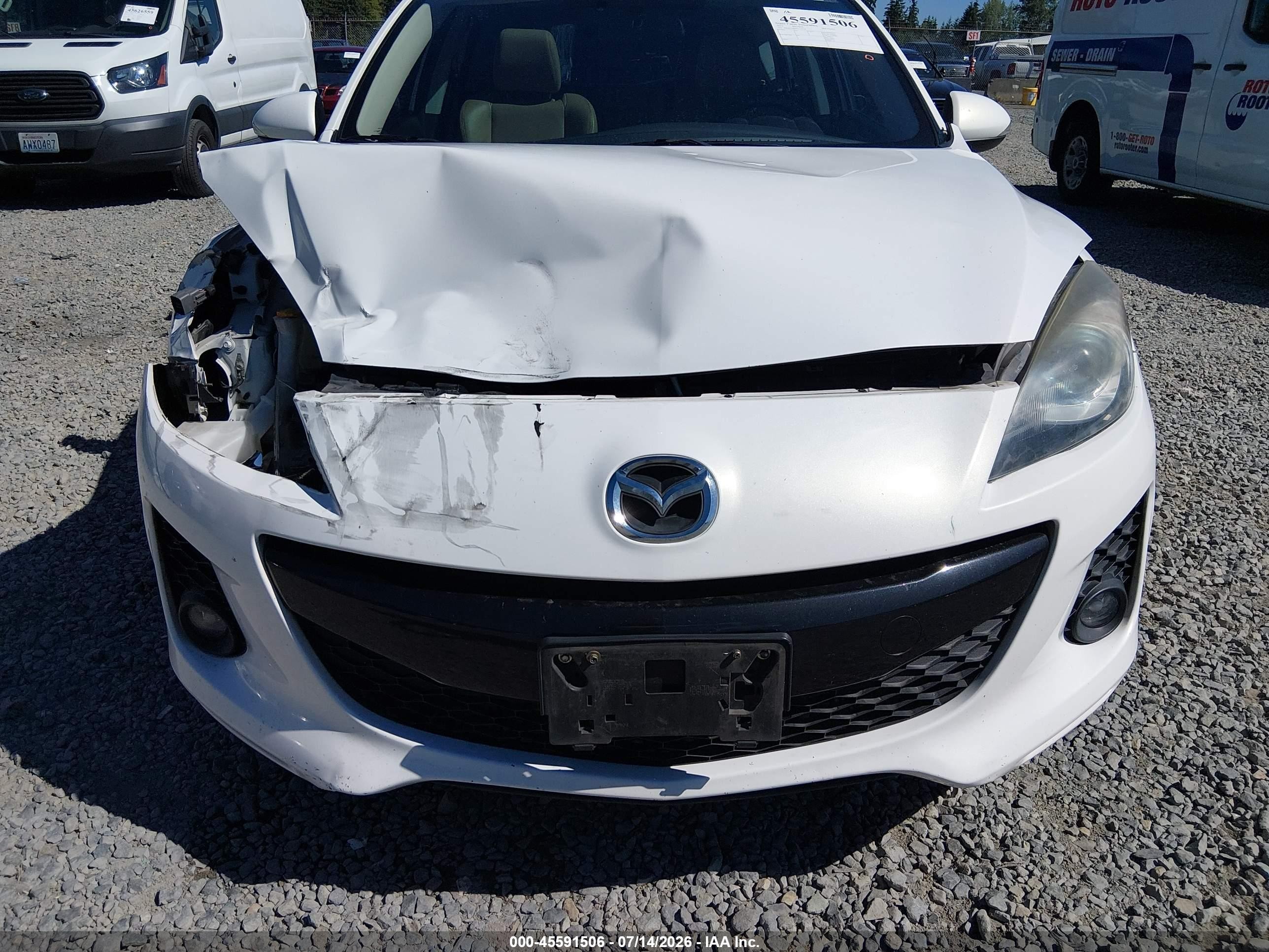 2013 Mazda Mazda3 I Grand Touring White vin: JM1BL1MP0D1739334