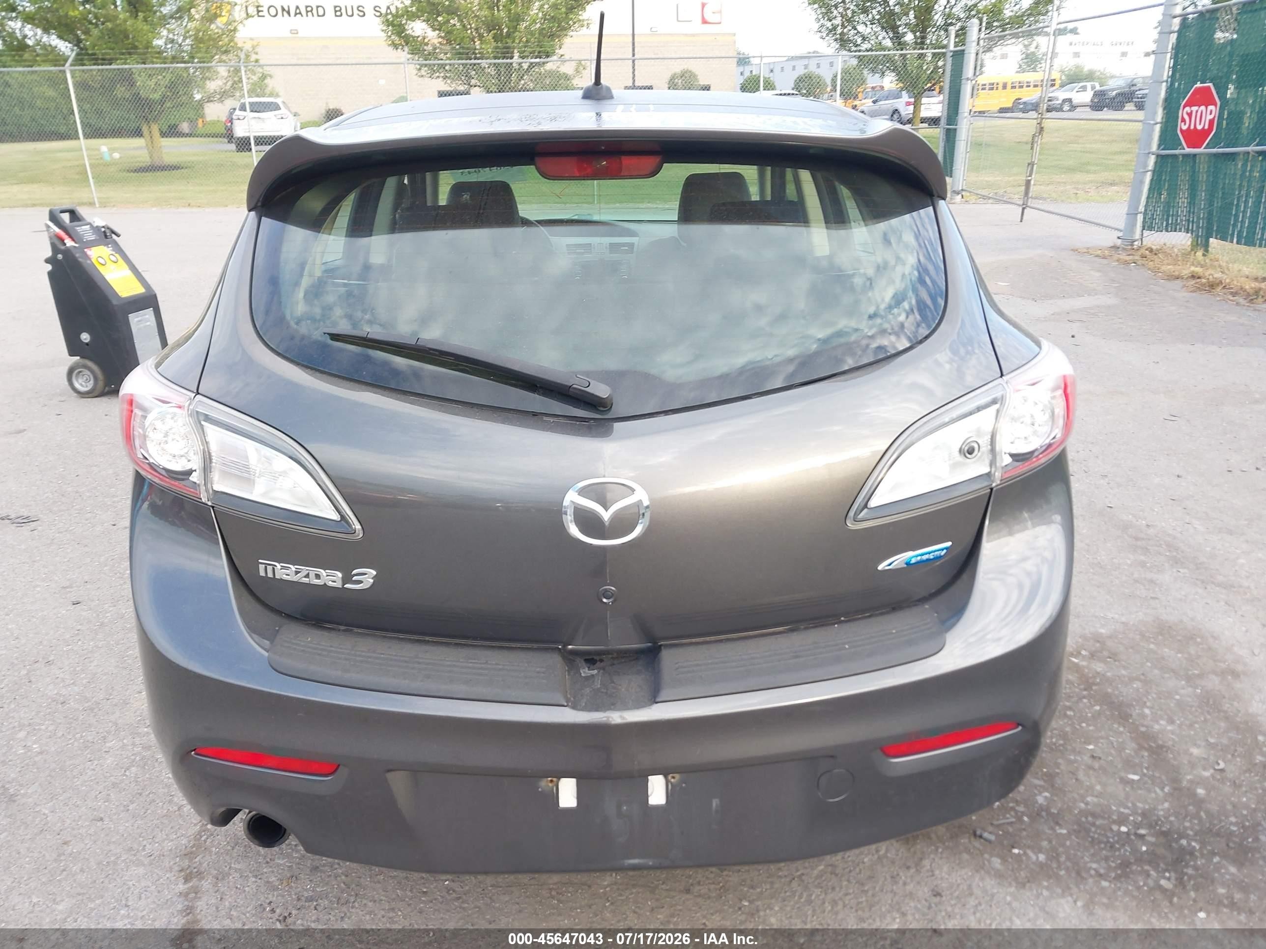 2013 Mazda Mazda3 I Grand Touring Gray vin: JM1BL1MP3D1725525