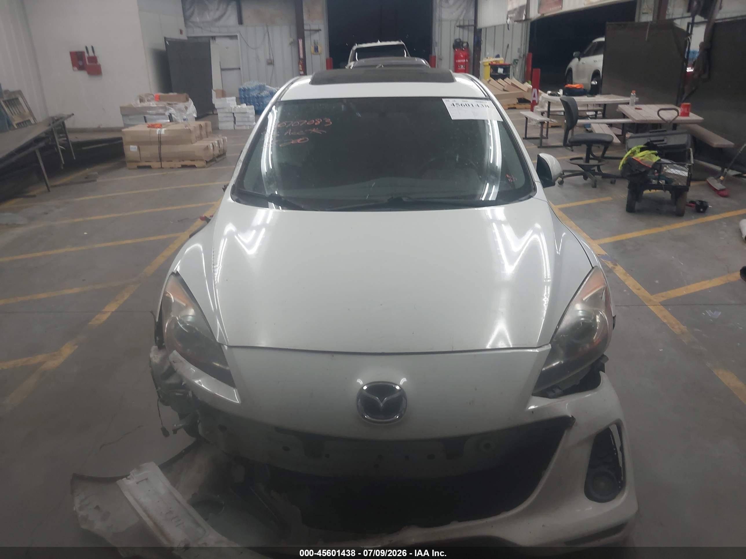 2013 Mazda Mazda3 I Grand Touring White vin: JM1BL1MP4D1837329
