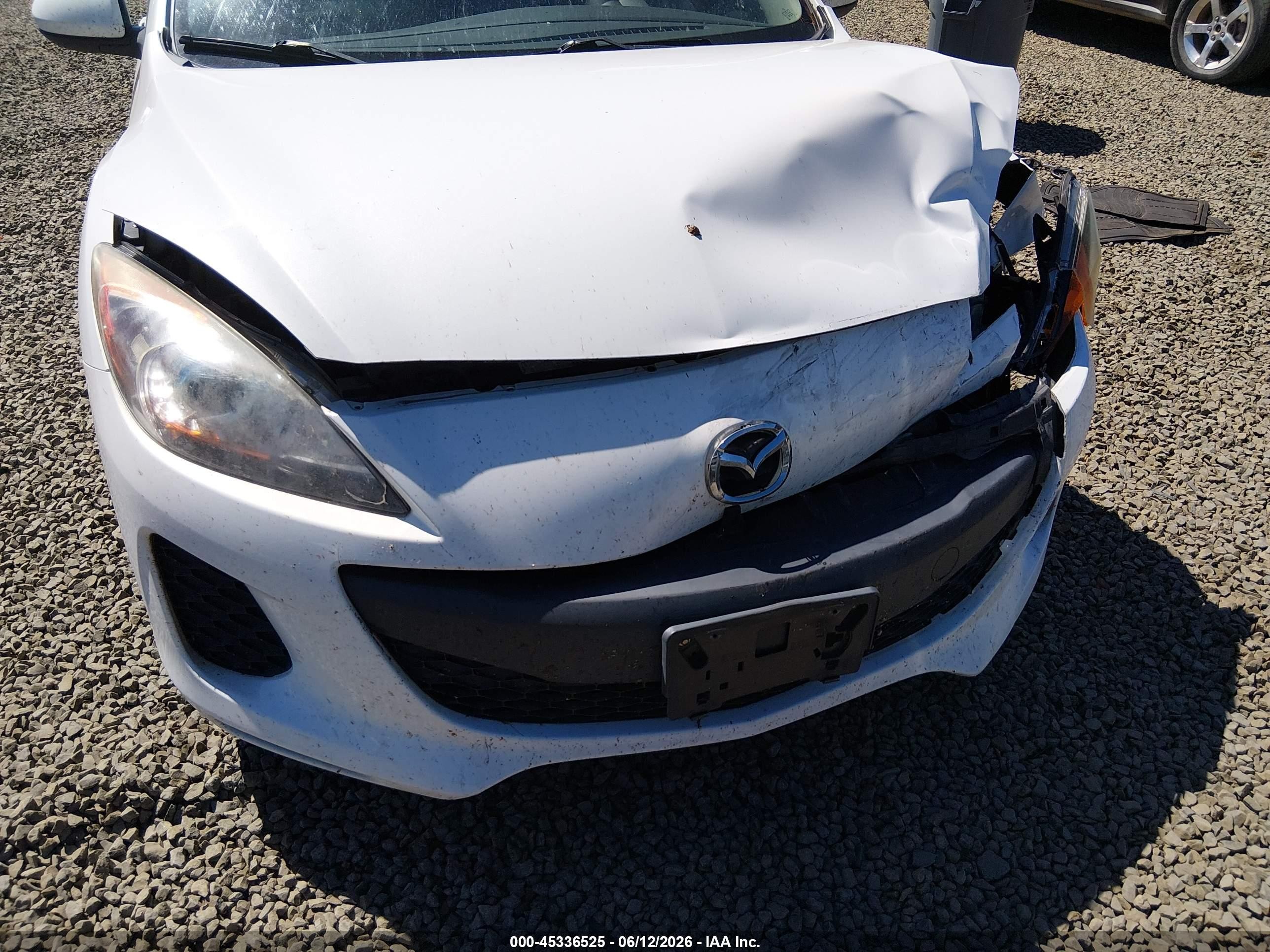 2013 Mazda Mazda3 I Grand Touring White vin: JM1BL1MP6D1737555